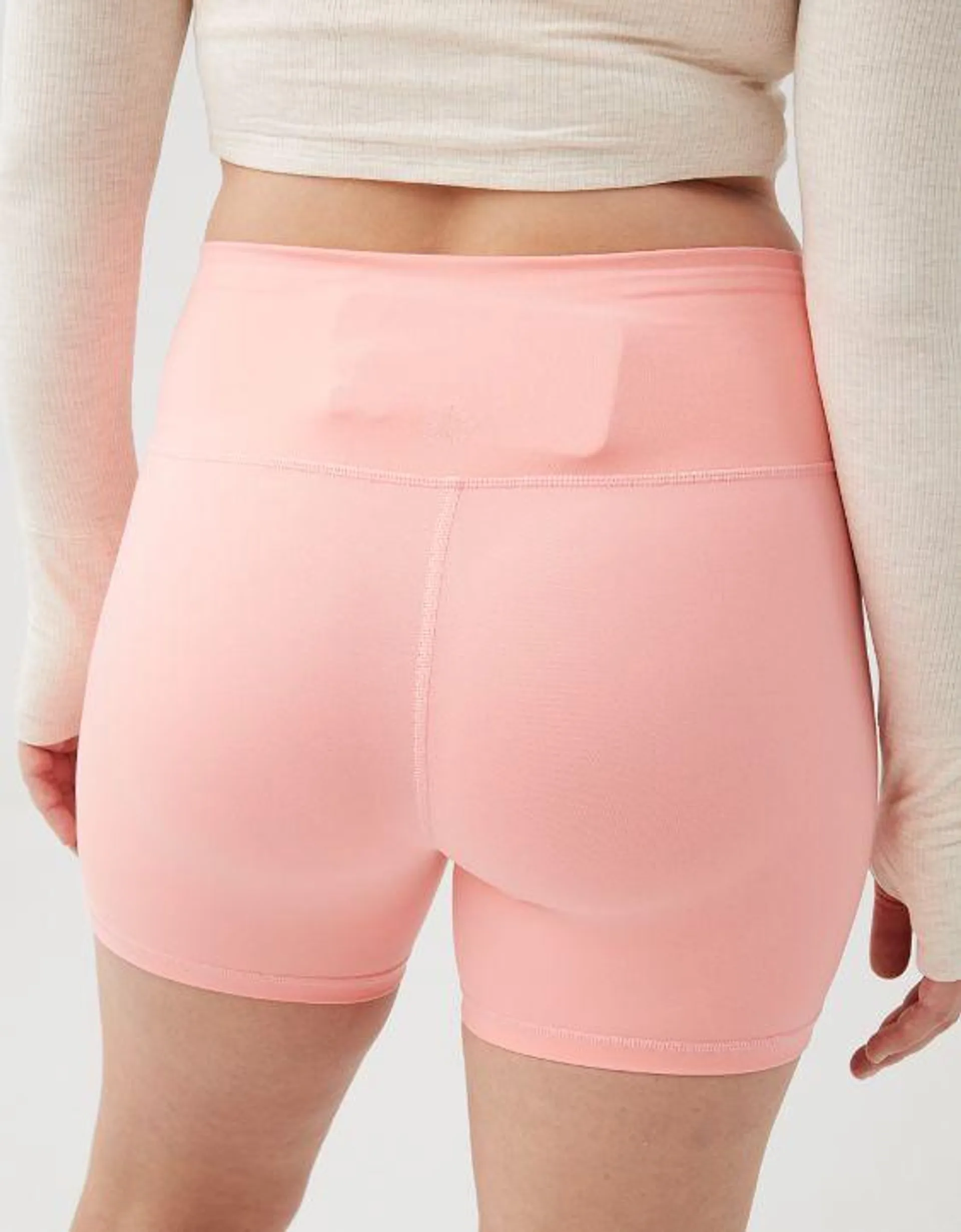 OFFLINE By Aerie The Hugger Bike Short de 5"