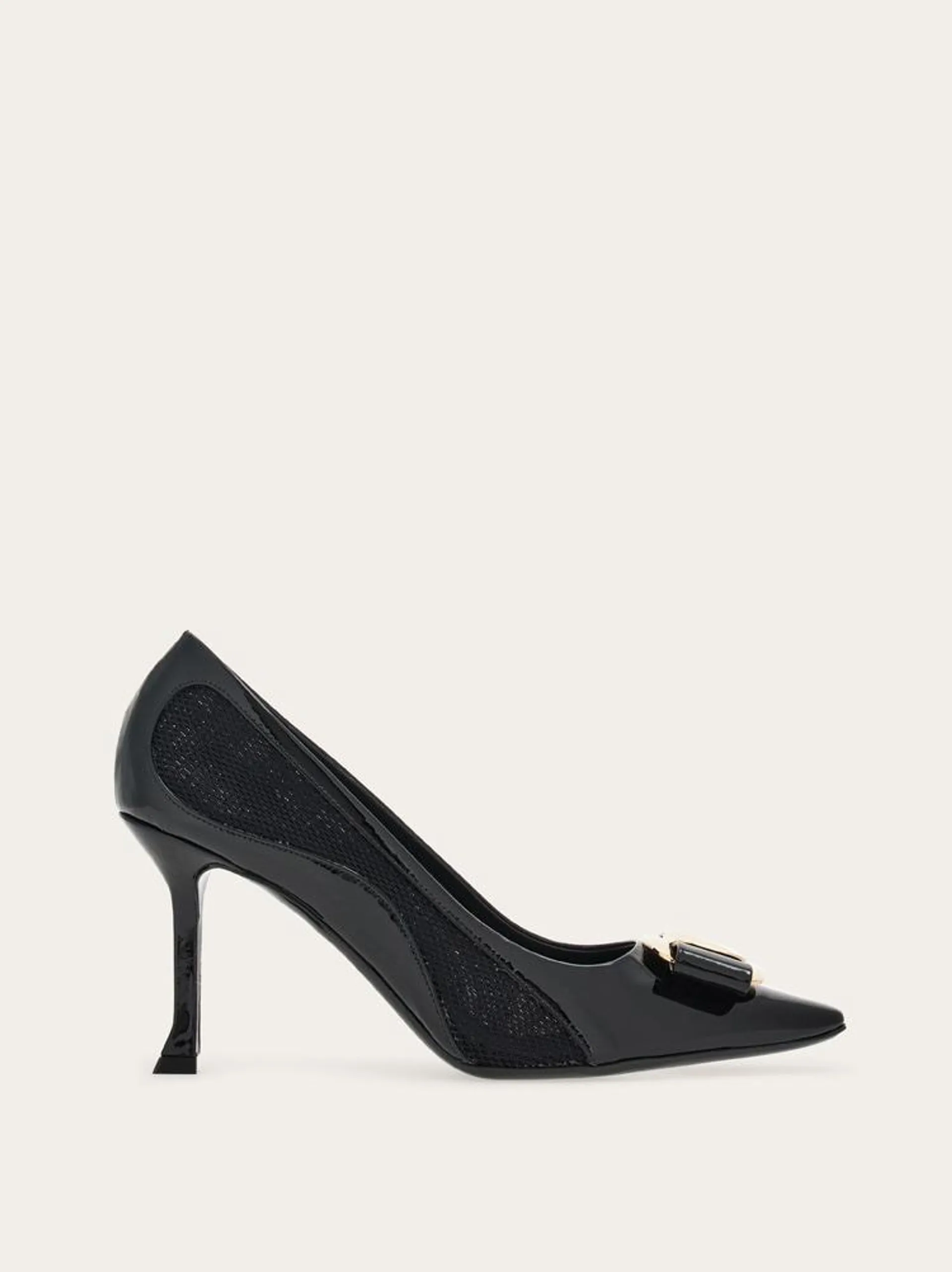 Zapatos de salón con inserciones de malla