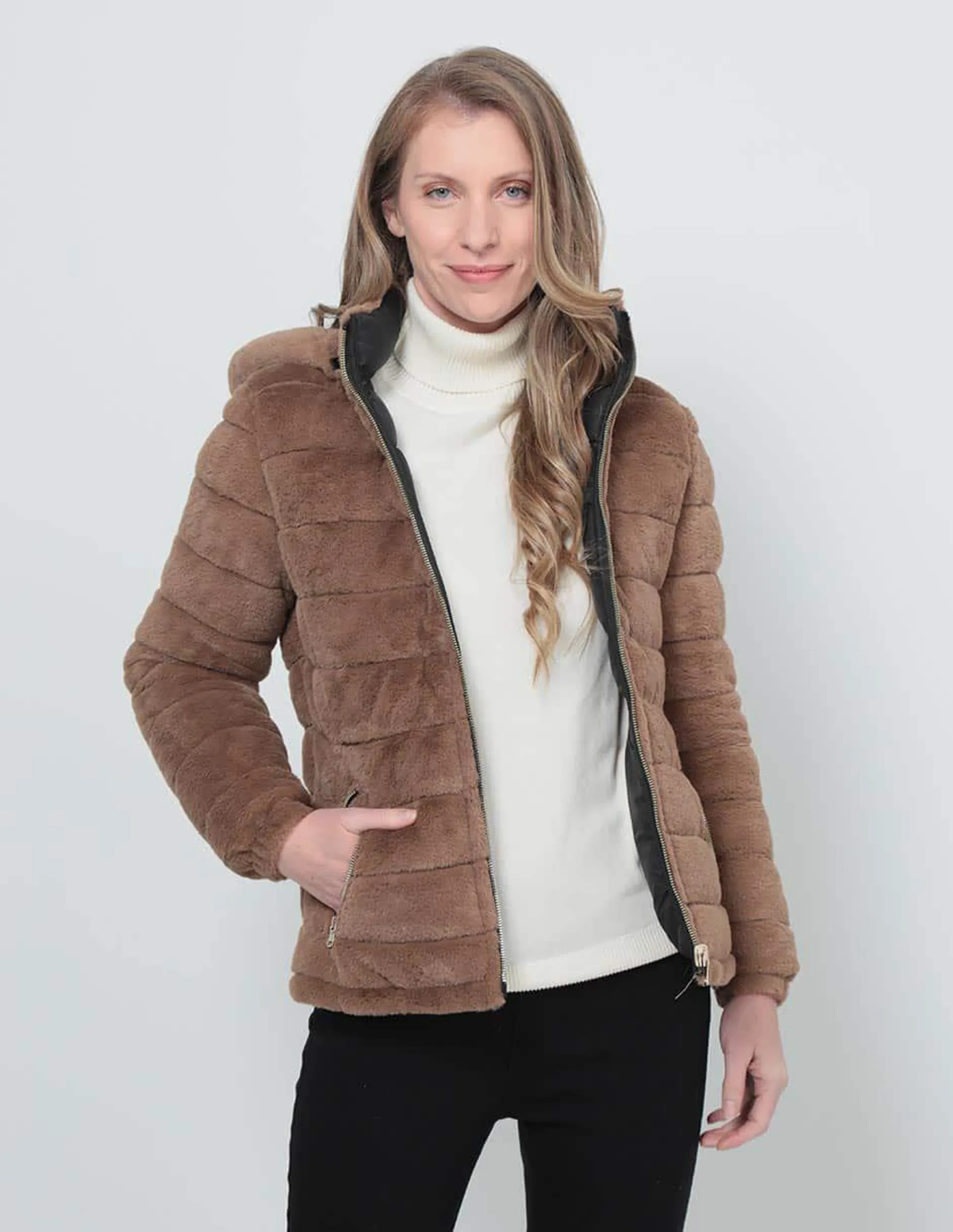 Chamarra Weekend impermeable para mujer