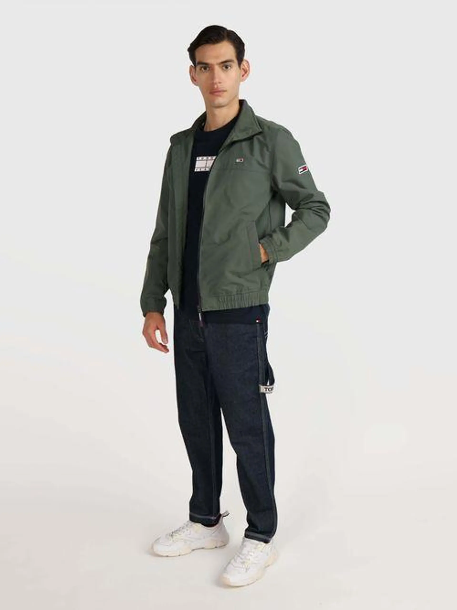 Chamarra con logo bordado de hombre