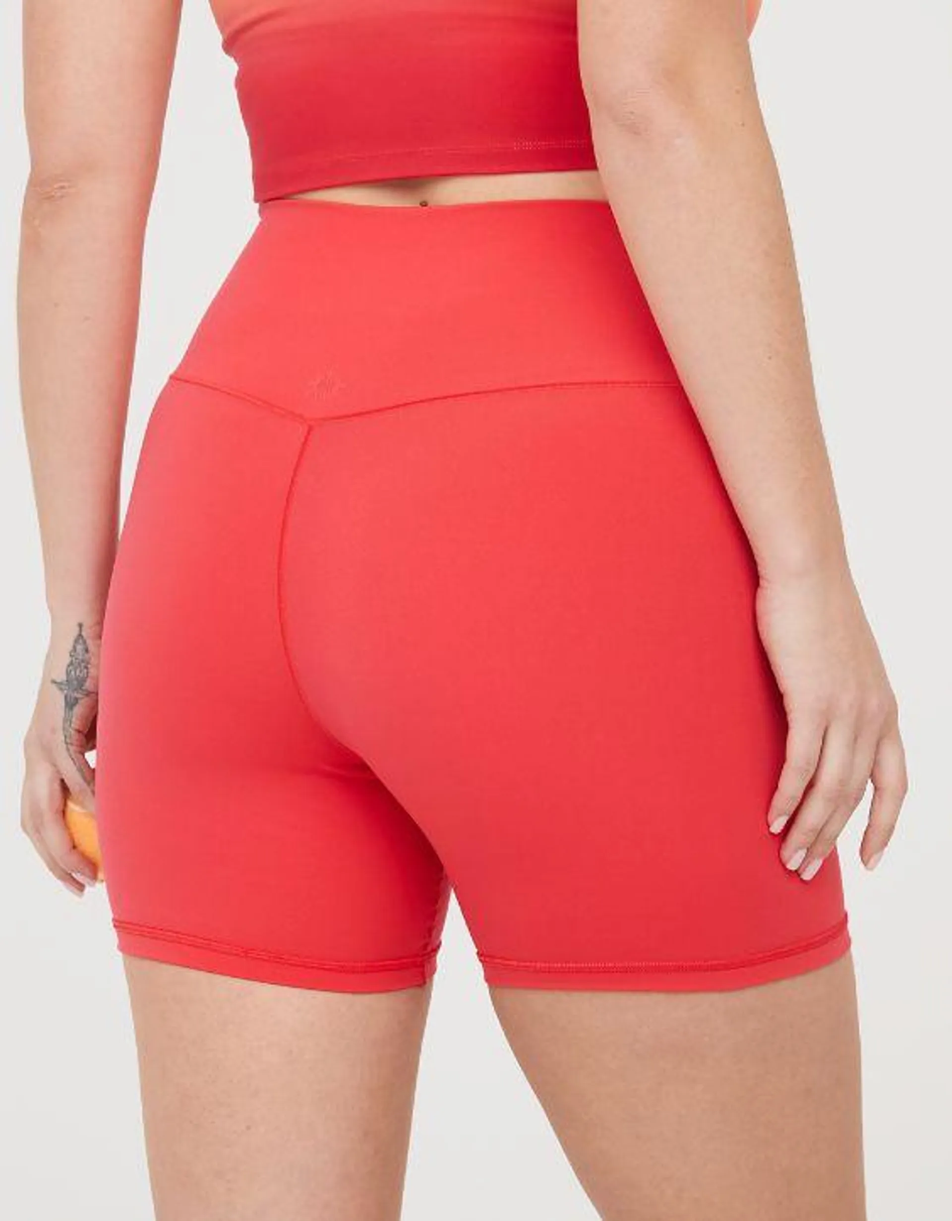 OFFLINE By Aerie Real Me Bike Short Crossover de 5"