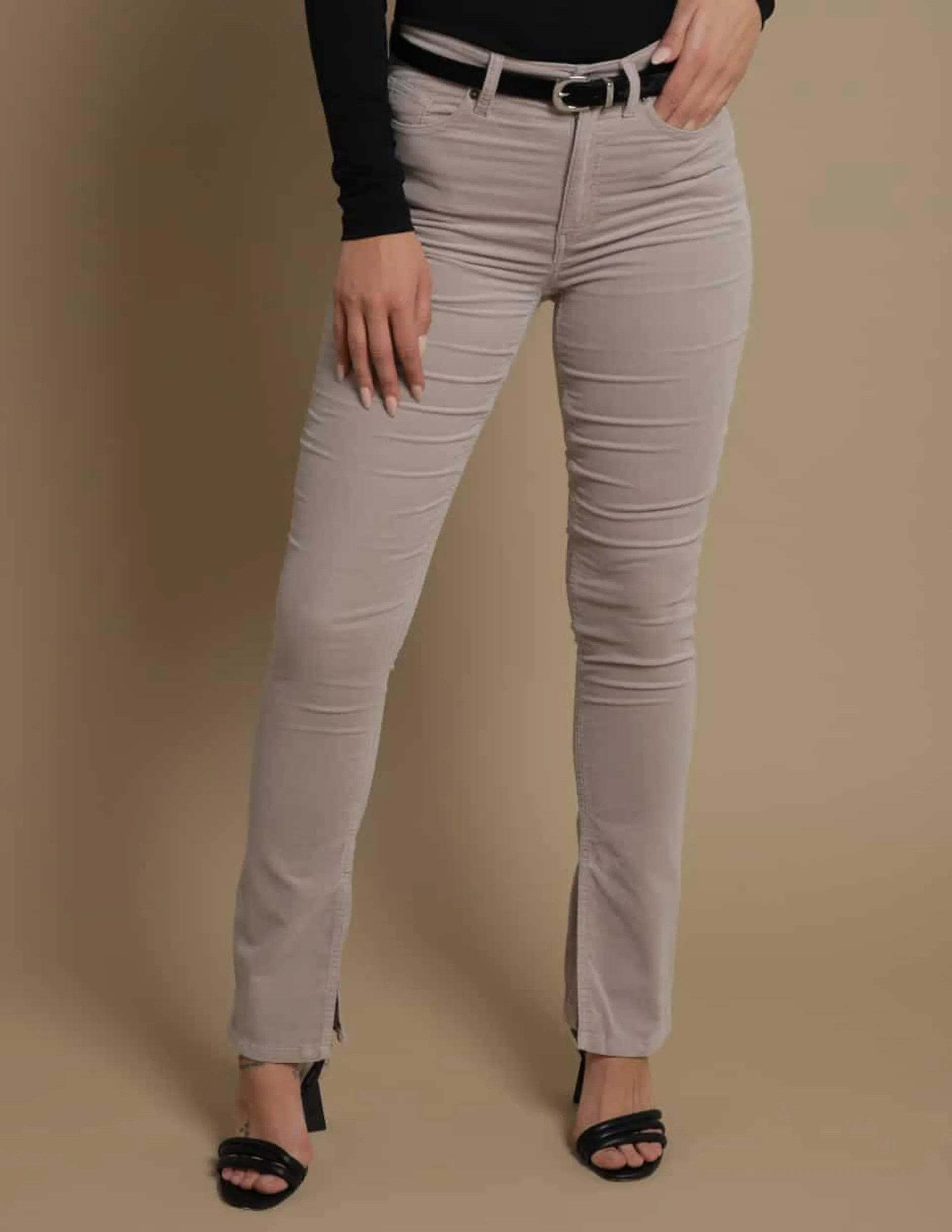 Jeans slim corte cintura alta para mujer