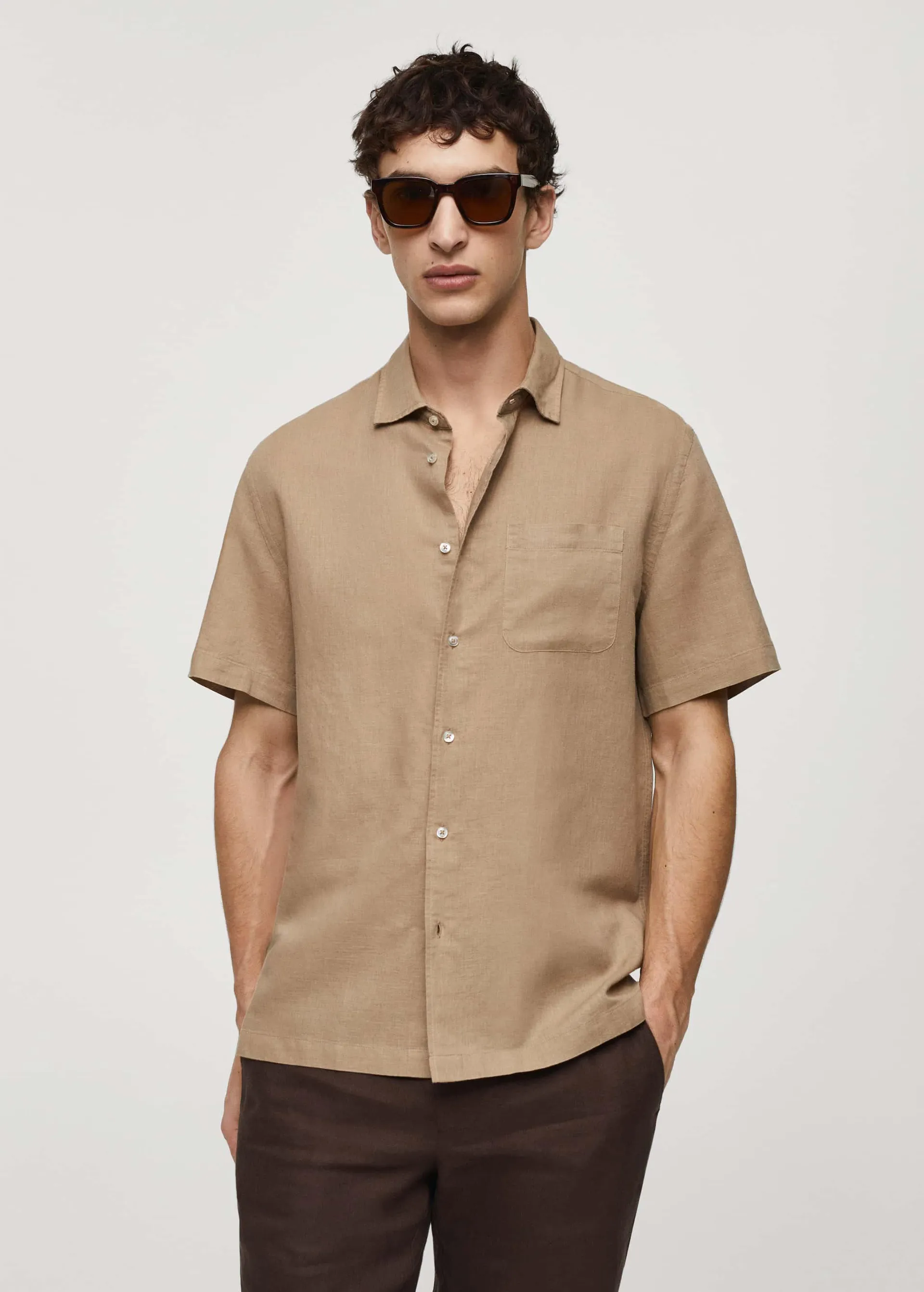 Regular-fit linen shirt with pocket