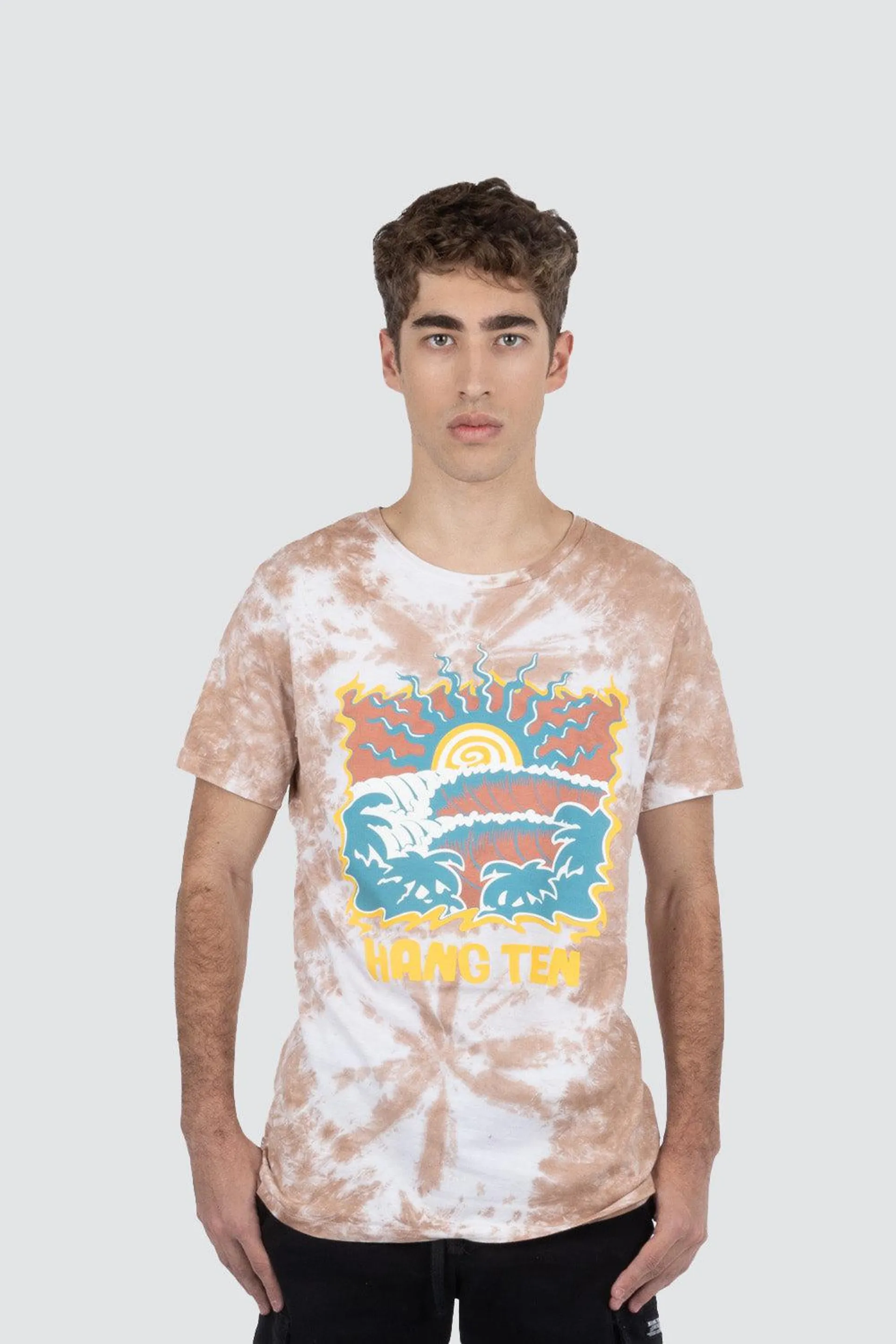 Playera tie dye con estampado