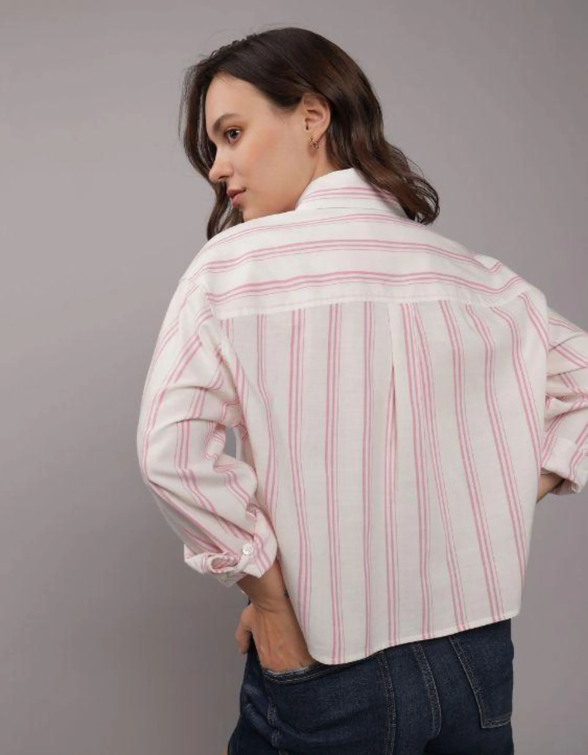 AE Camisa cropped con botones