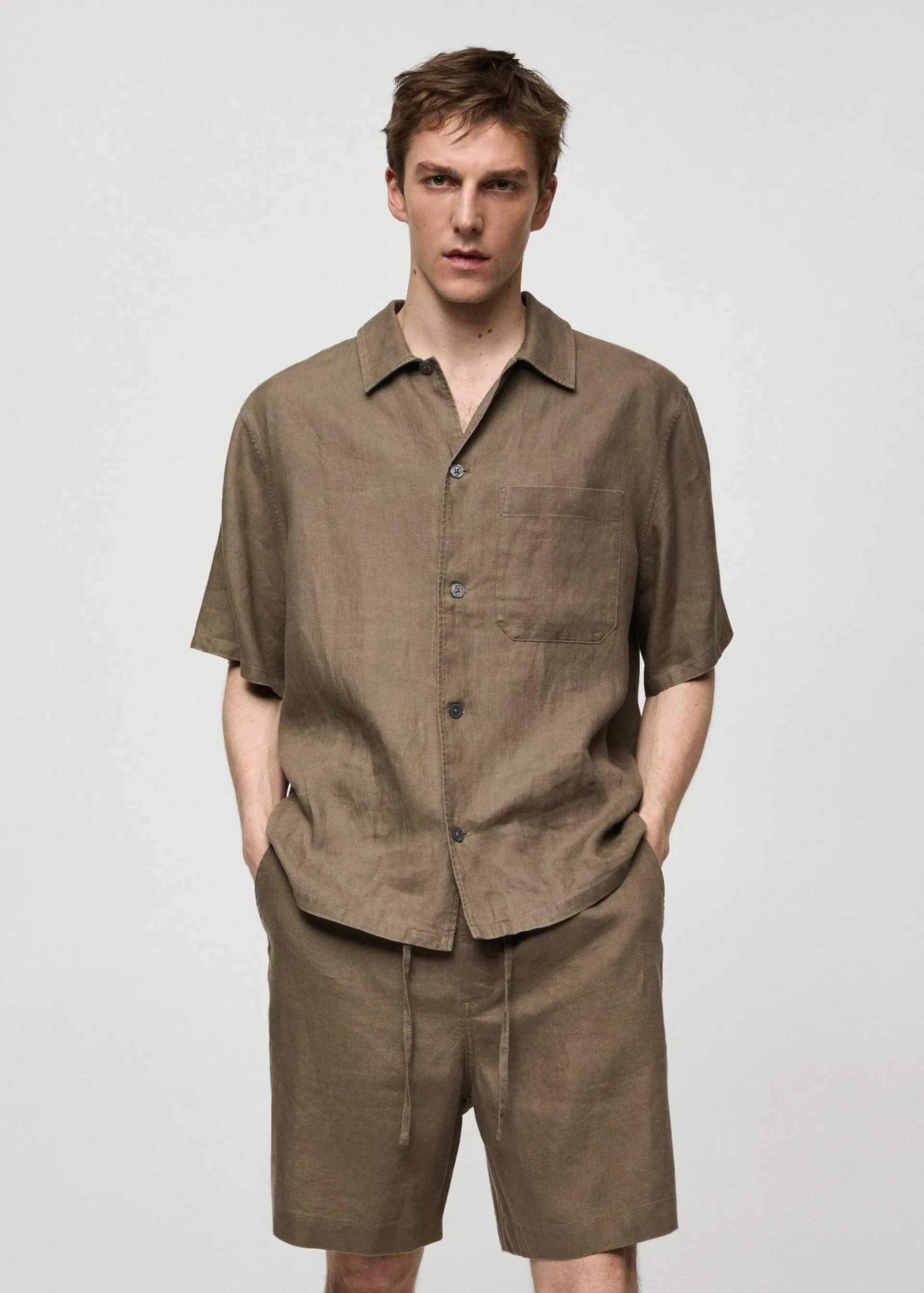 Camisa regular fit 100% lino bolsillo