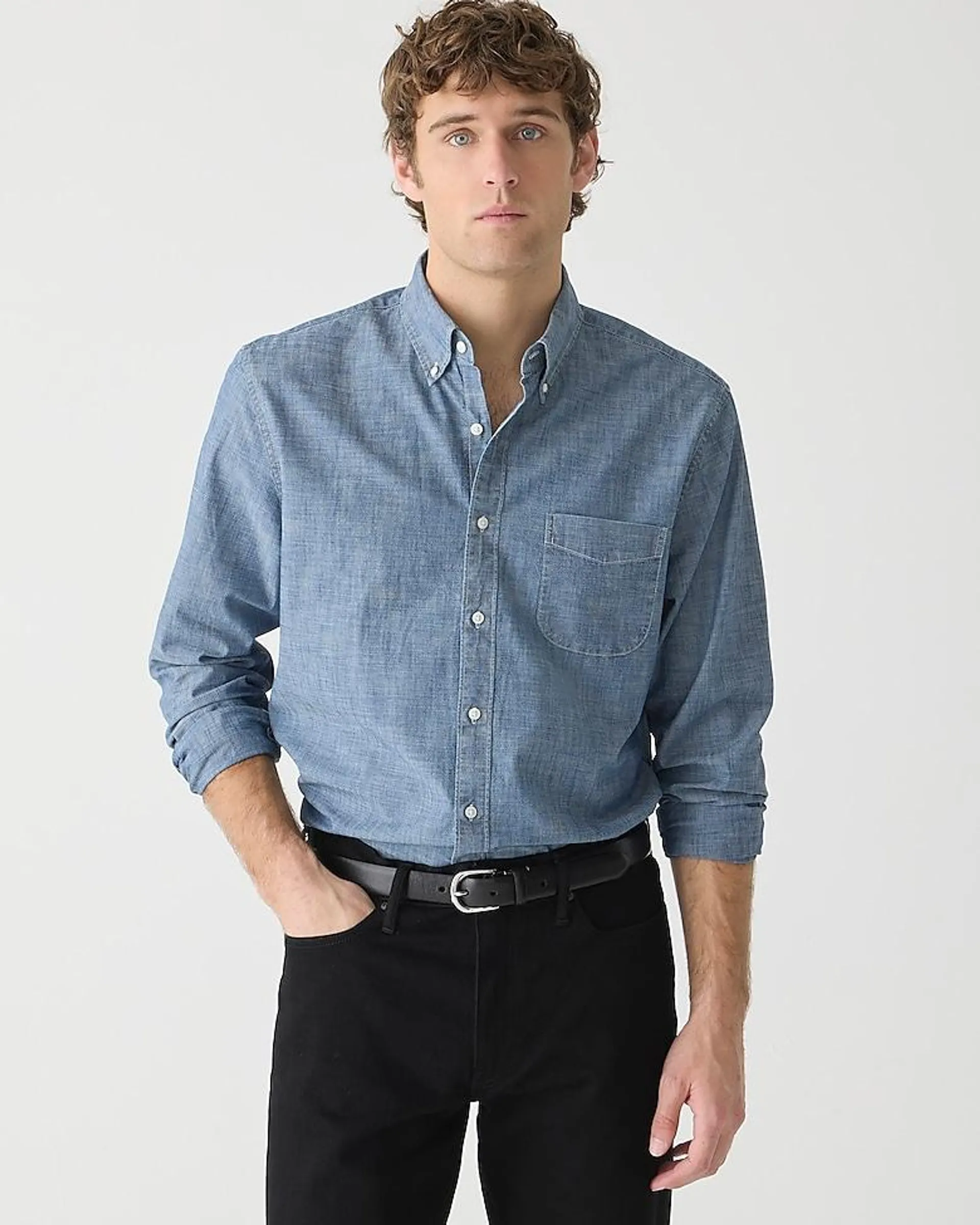 Organic cotton chambray shirt in one-year wash