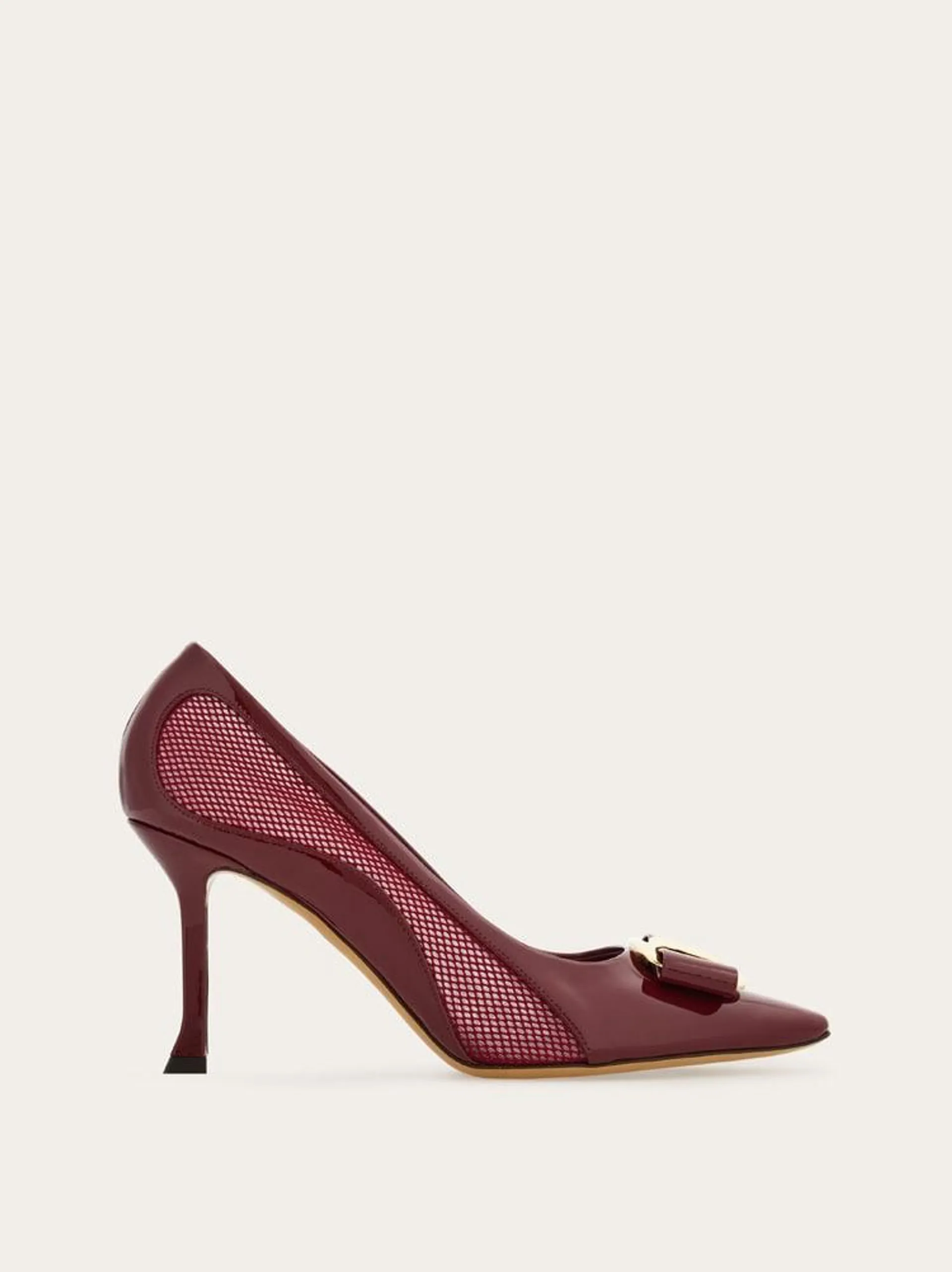 Zapatos de salón con inserciones de malla