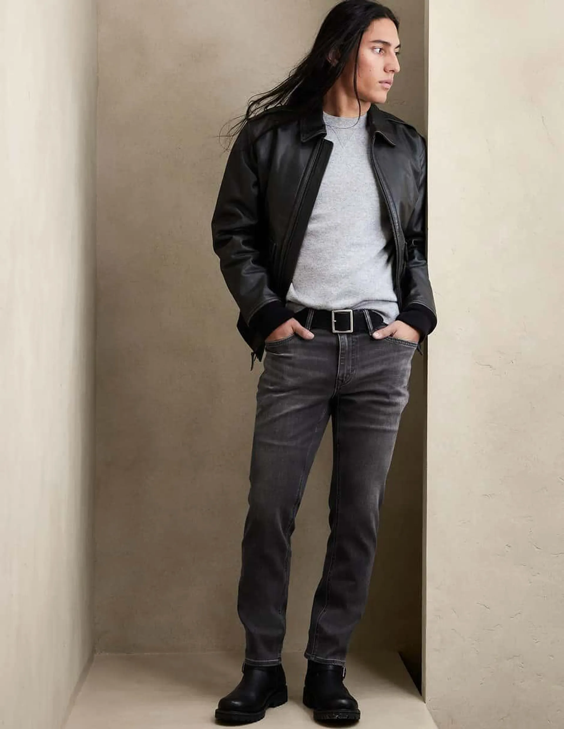 Jeans straight lavado obscuro para hombre