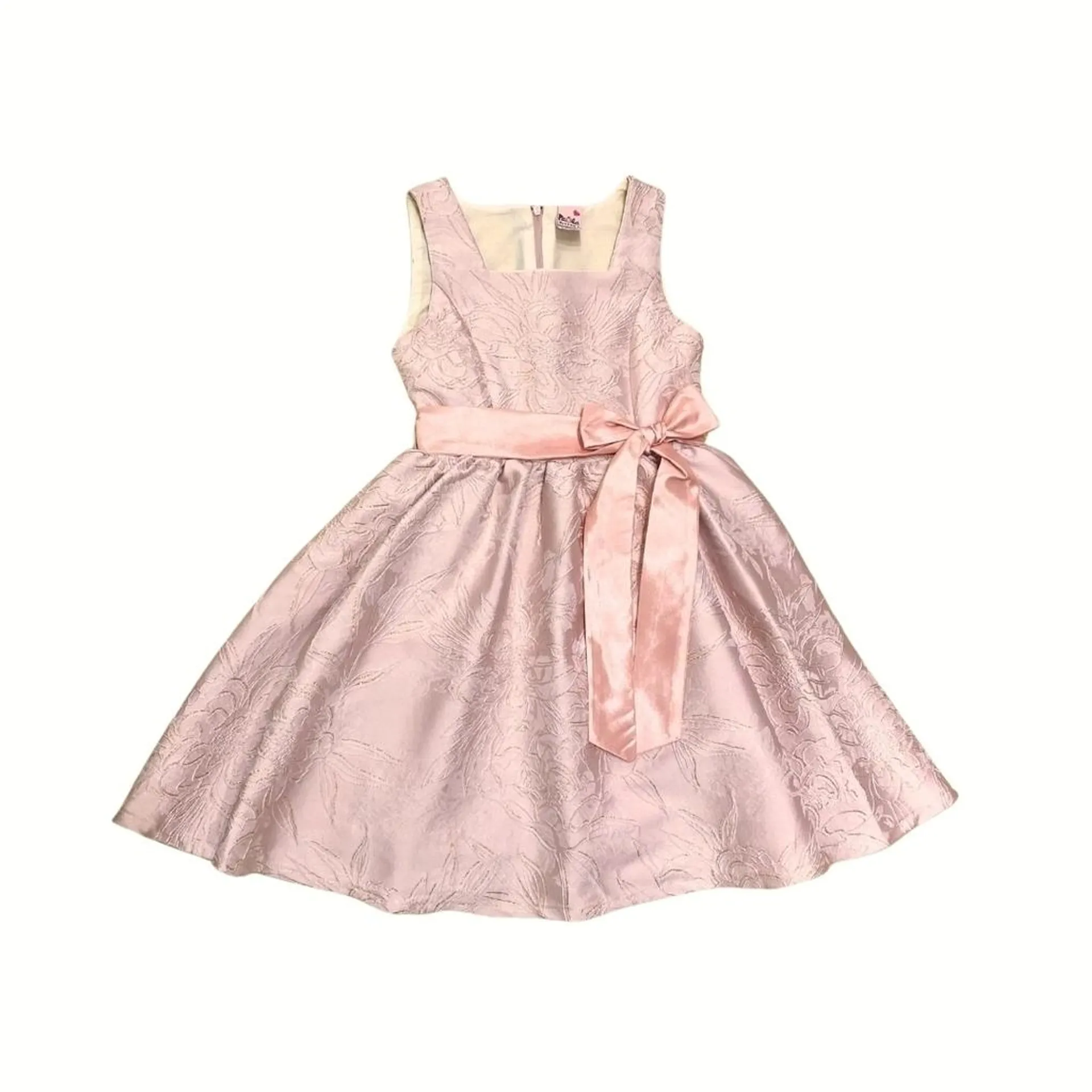 Vestido rosa pastel con bordado