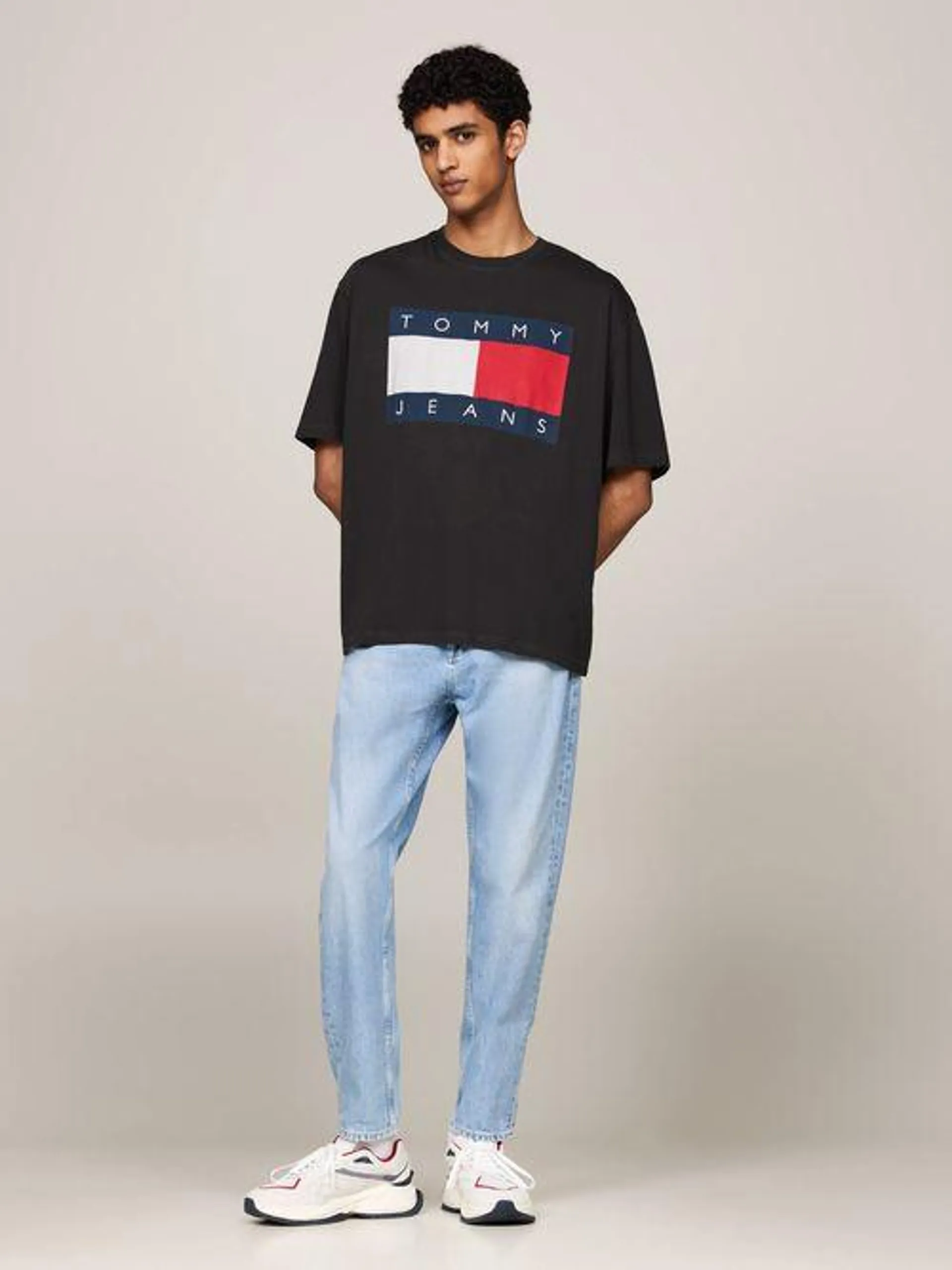 Playera con parche con logo y corte oversize de hombre Tommy Jeans