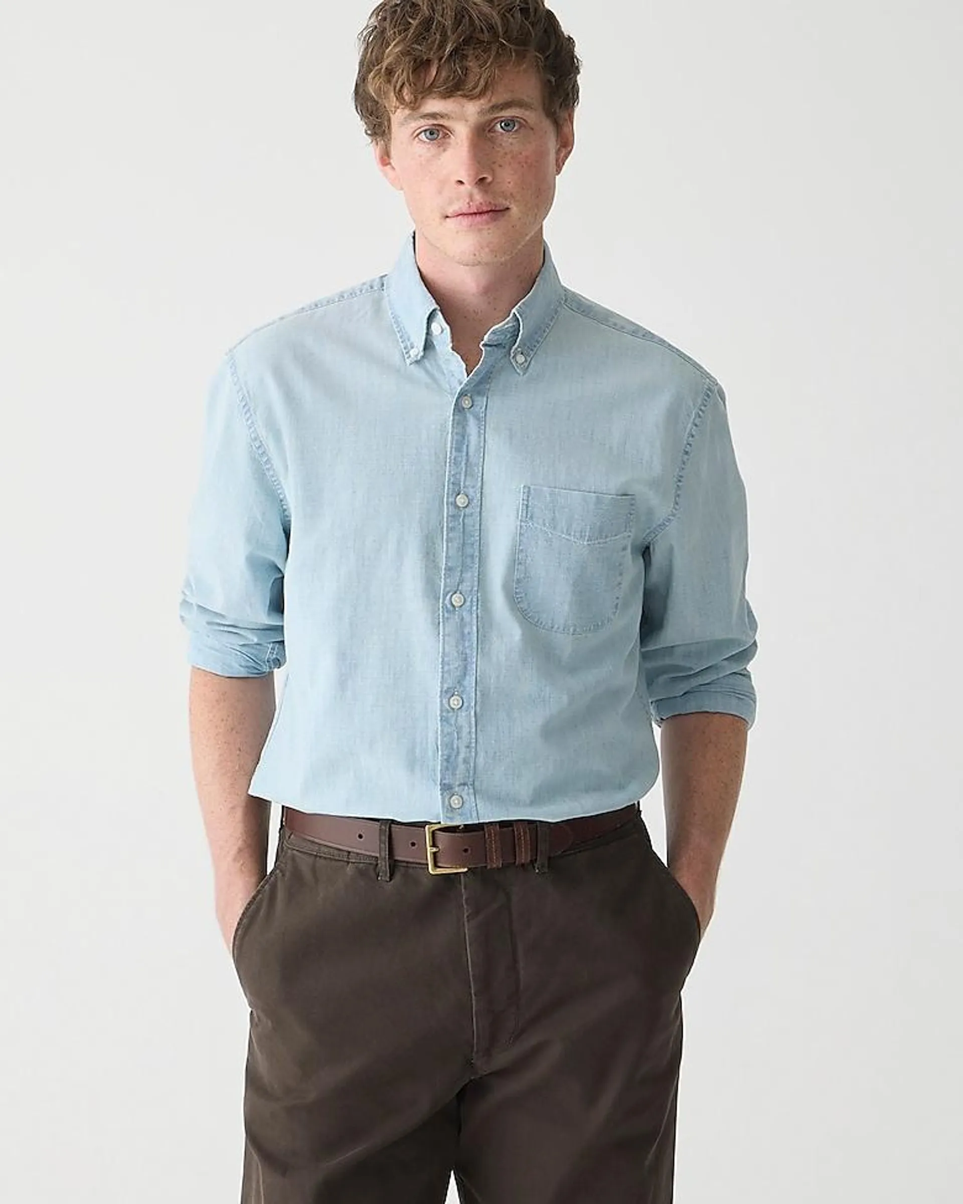 Organic cotton chambray shirt in five-year wash