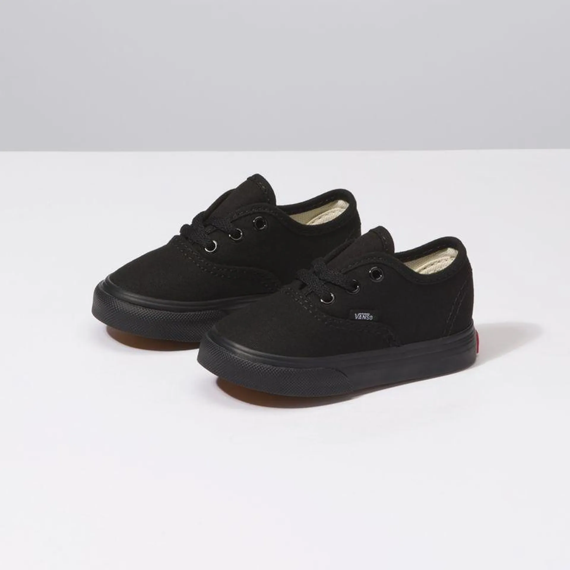 Classics Authentic Black/Black 9BKA