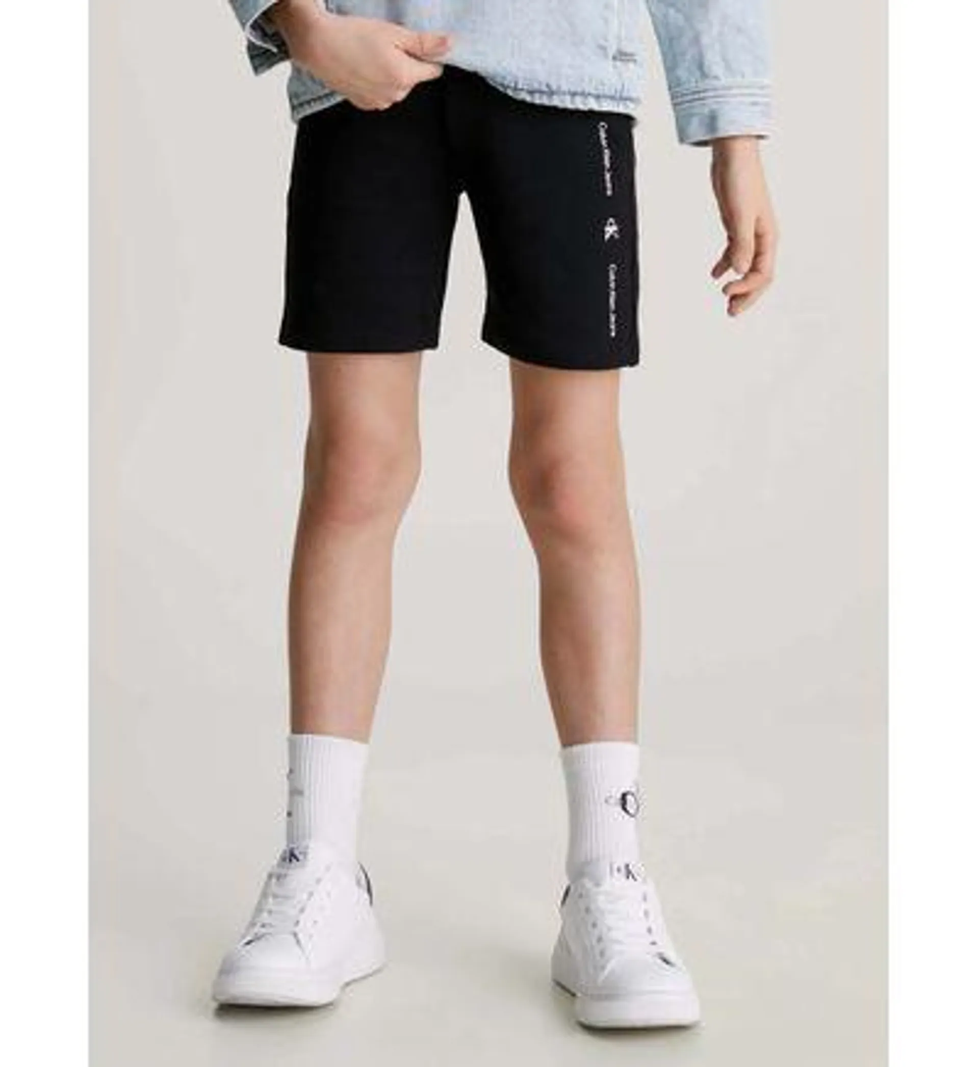 Short Calvin Klein con Logo Niño Negro