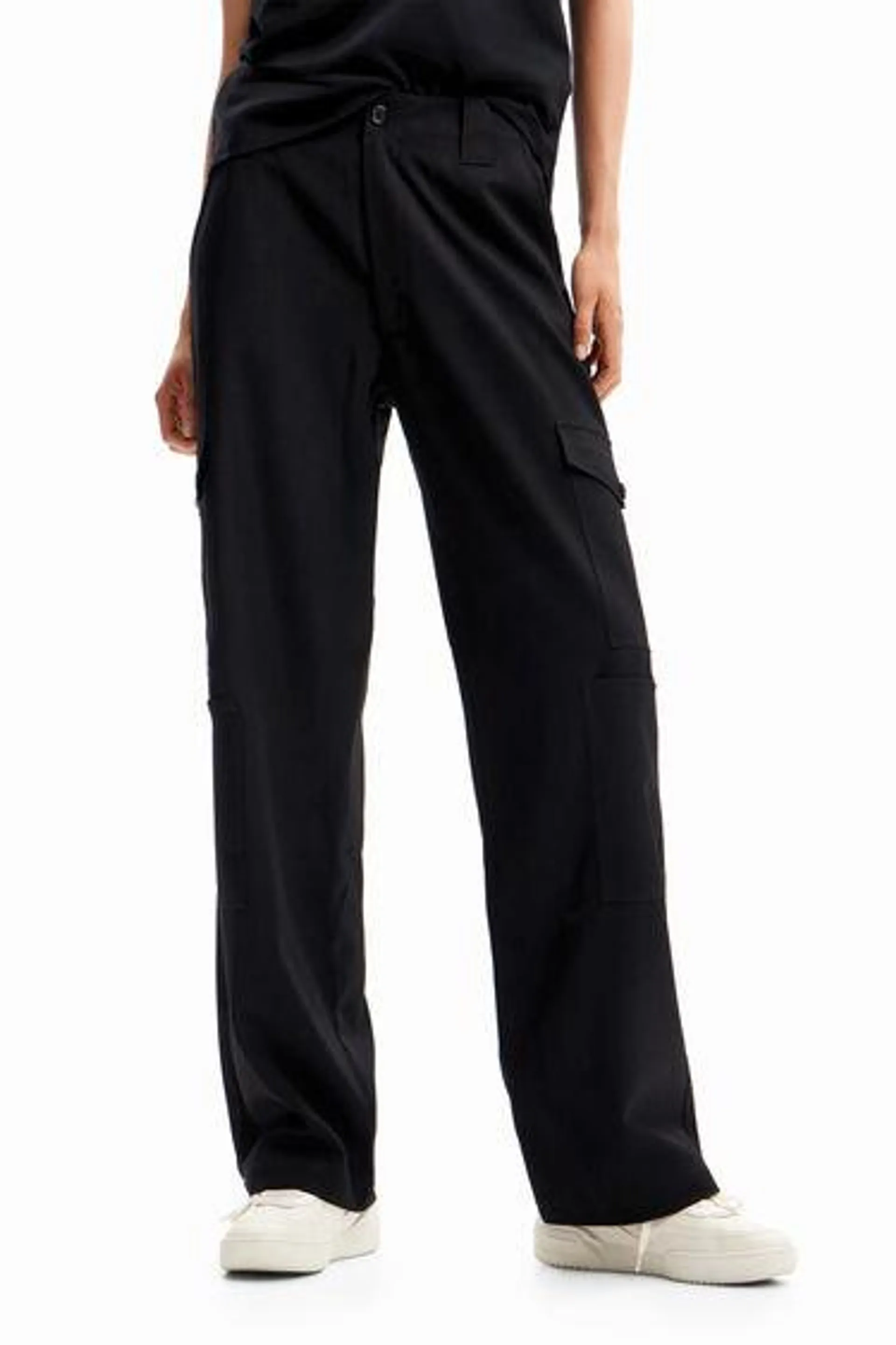 Pantalón cargo amplio