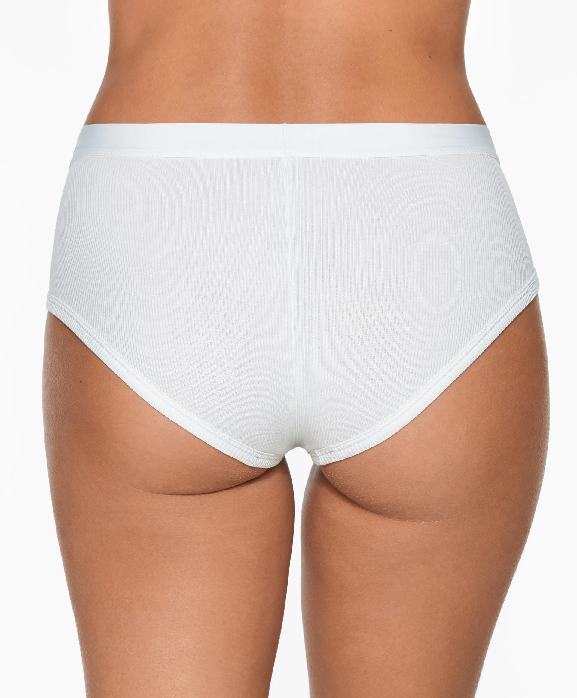 Braga tipo culotte en mezcla de modal con textura rib. Cintura elástica con detalle de logo.
