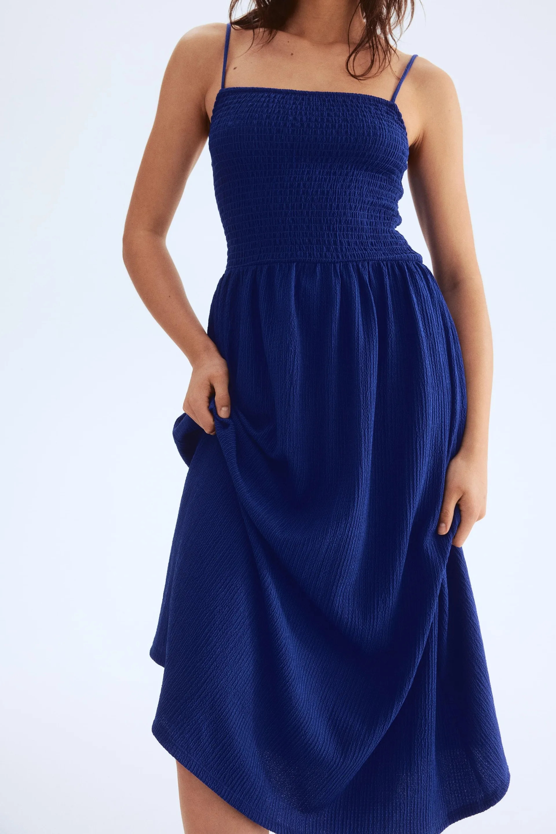 Vestido de tirantes con punto smock