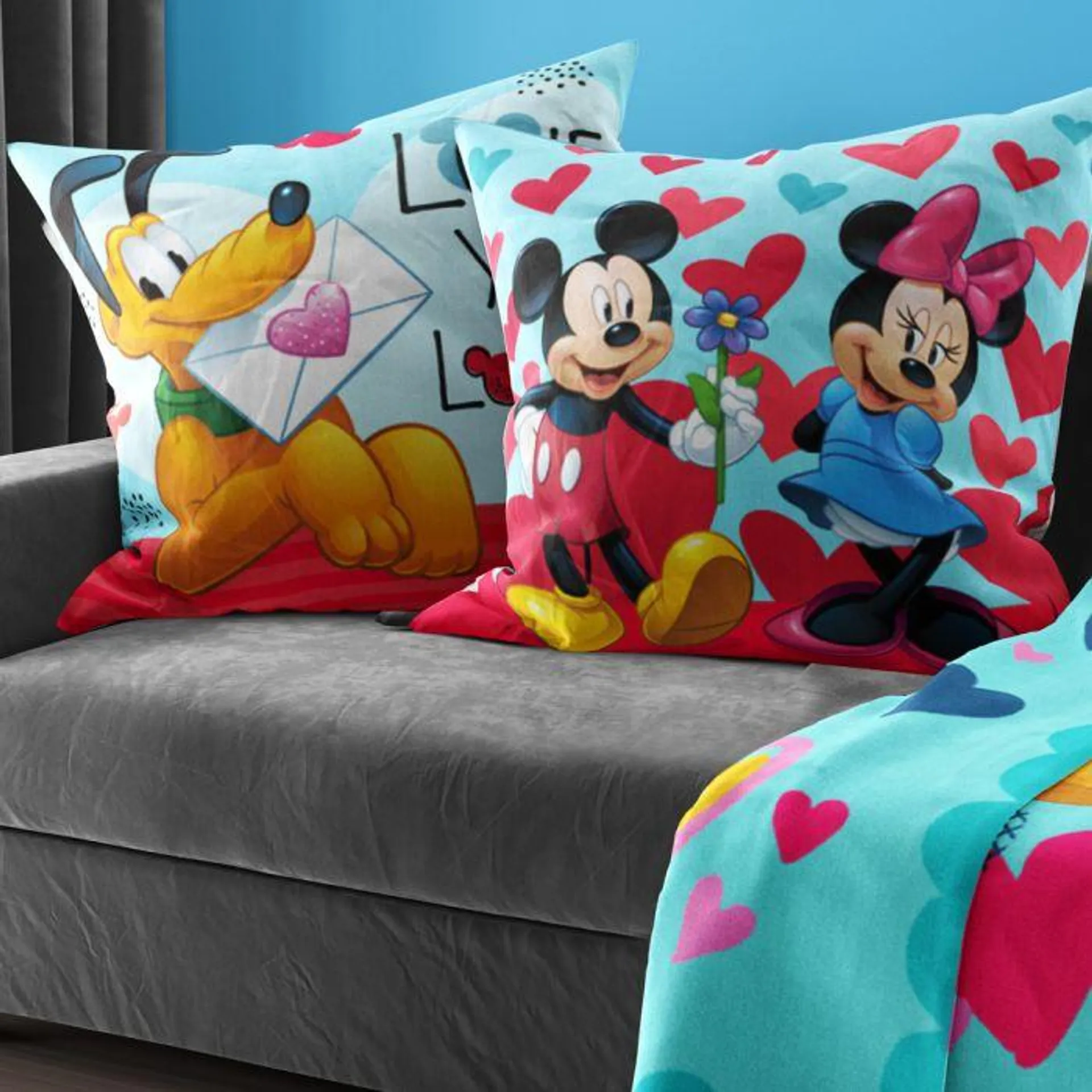 COJÍN MICKEY MINNIE PLUTO SAN VALENTÍN