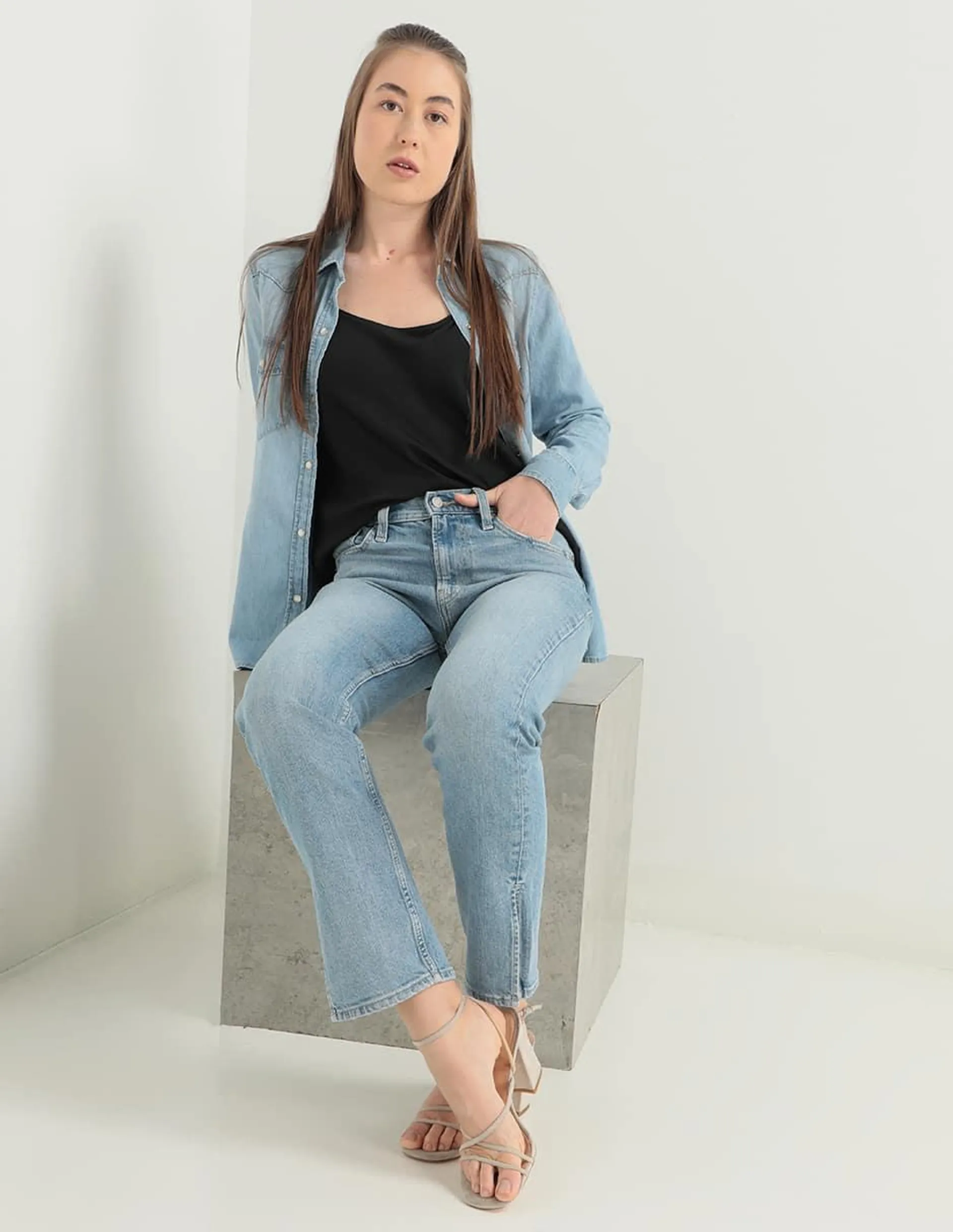 Jeans straight corte cintura alta para mujer