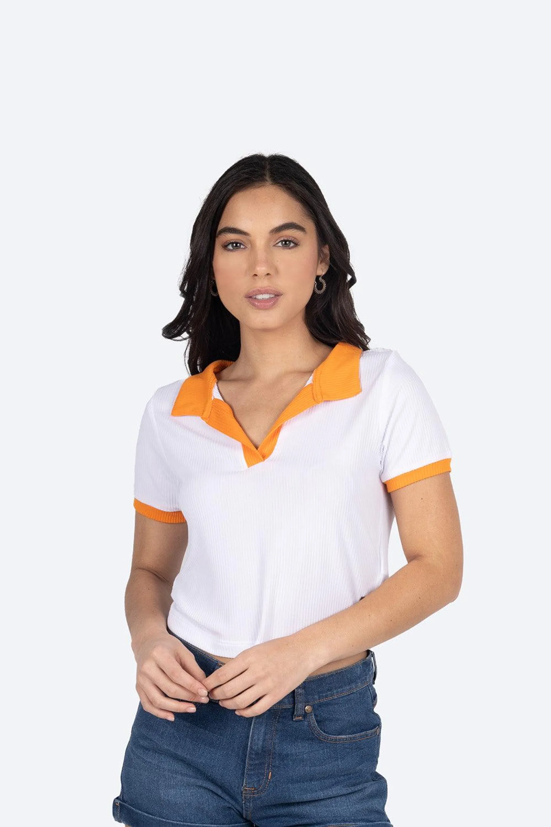 Playera tipo polo cuello naranja