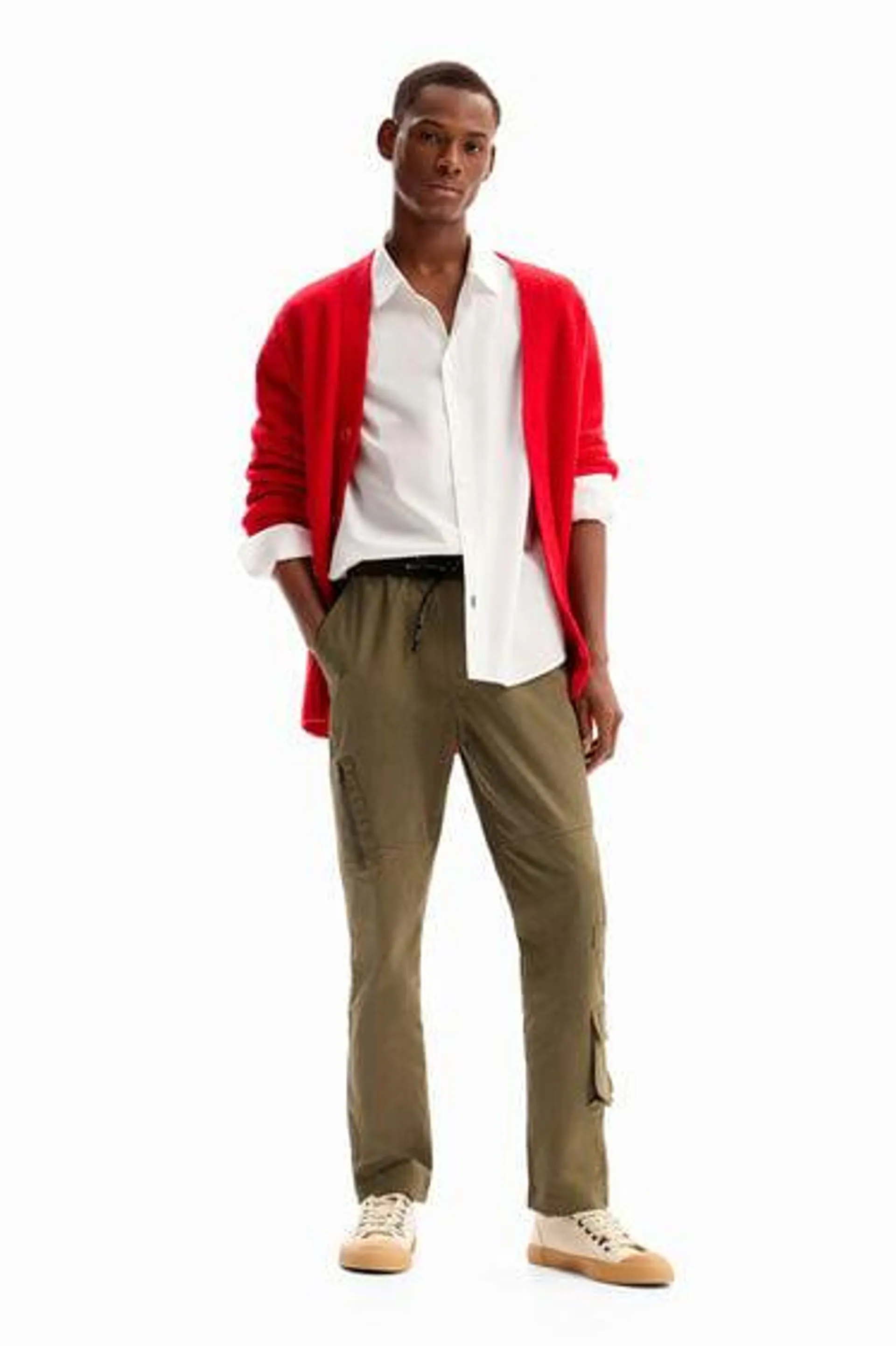 Camisa básica detalles contraste