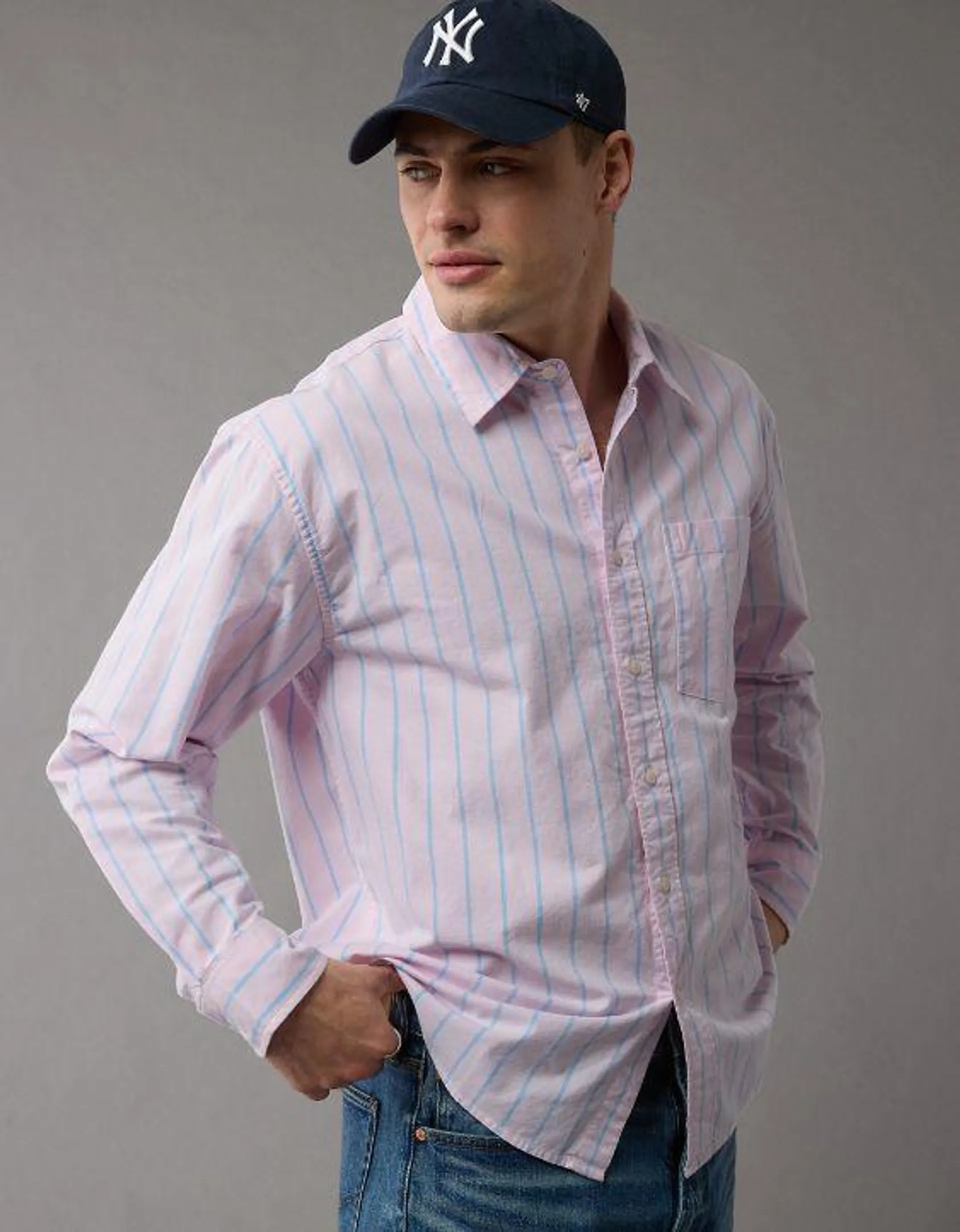 AE Everyday Camisa Oxford Relajada y Rayada con Botones