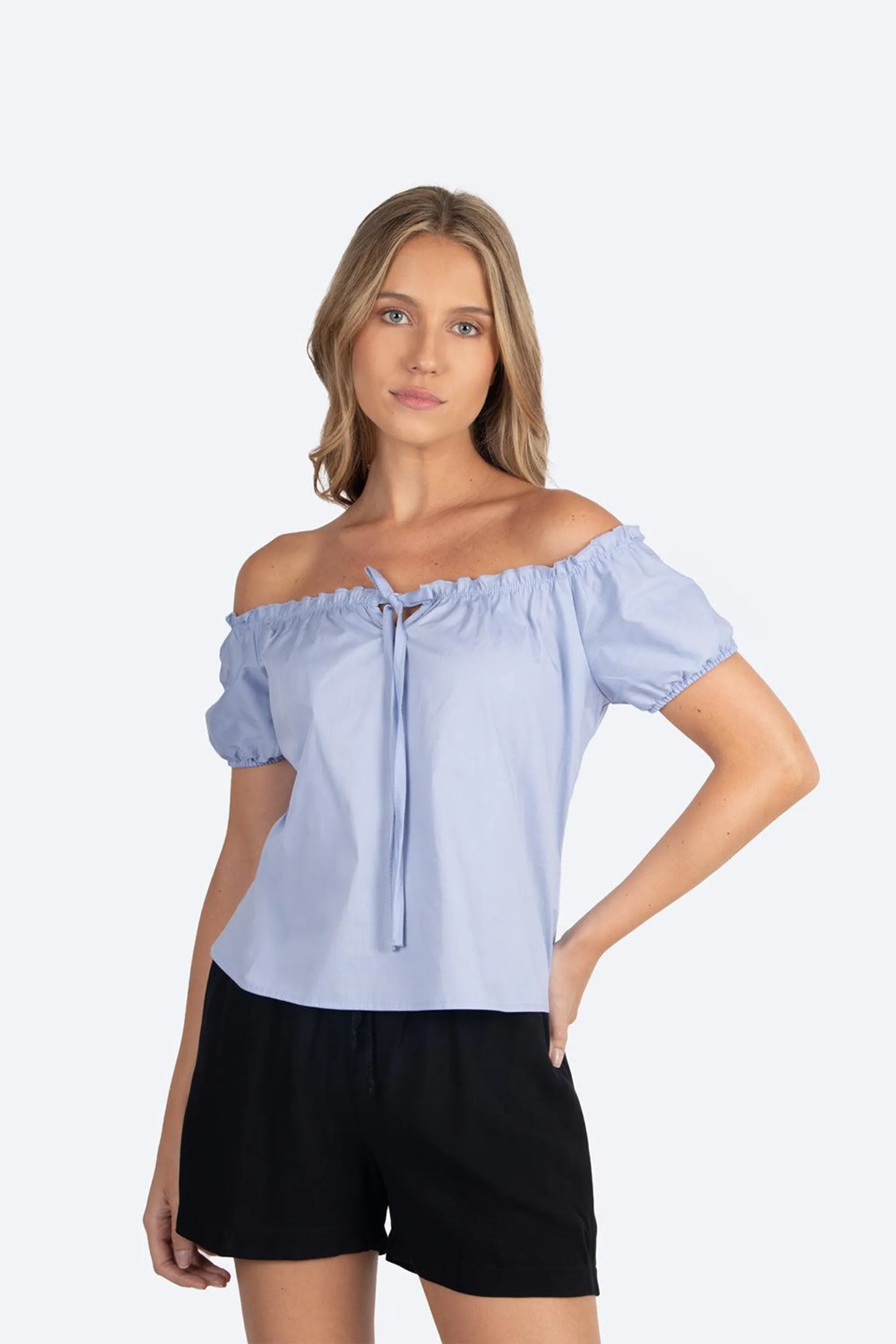 Blusa azul con mangas de farol