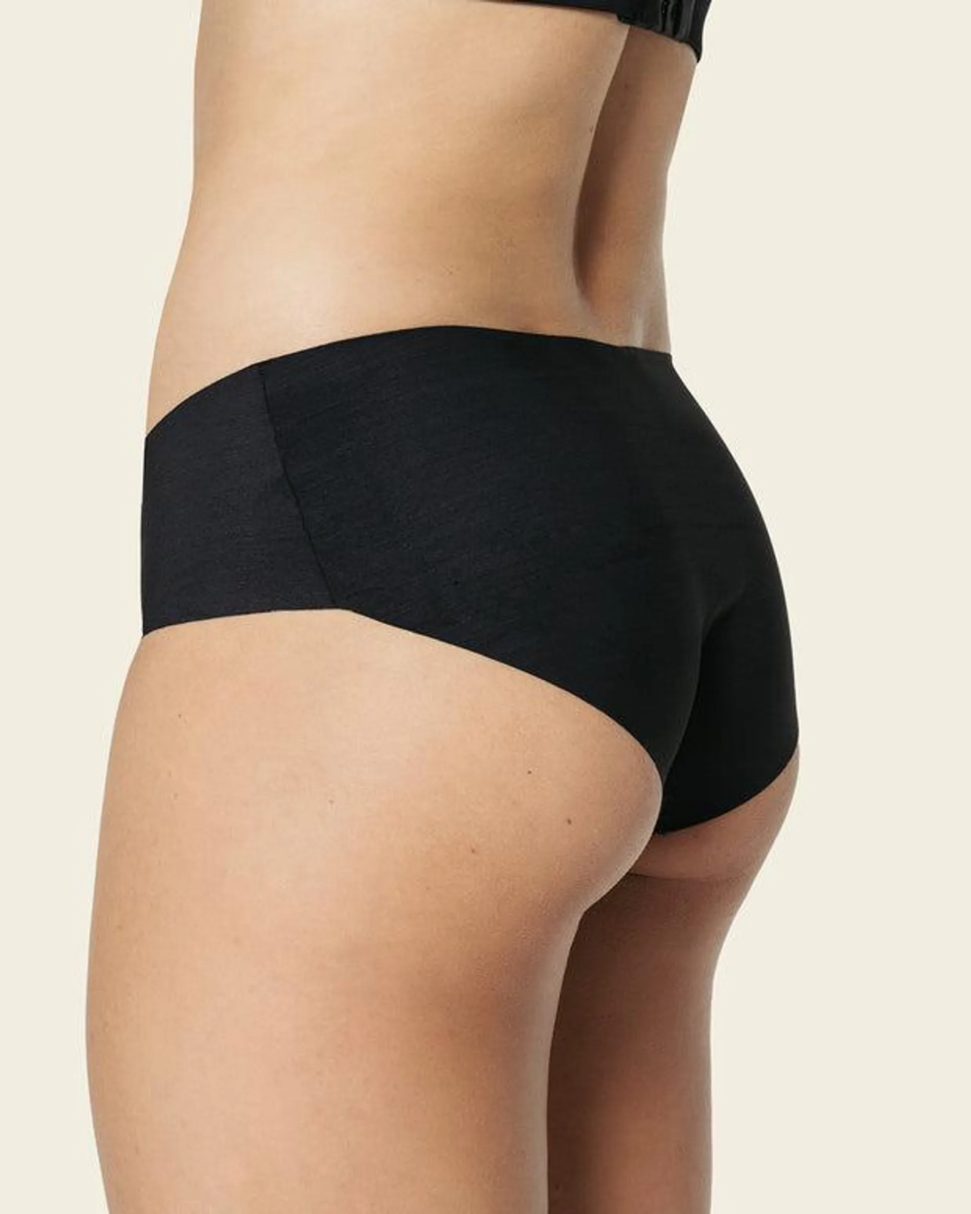 Panty hipster invisible ultraplano sin elásticos y de pocas costuras