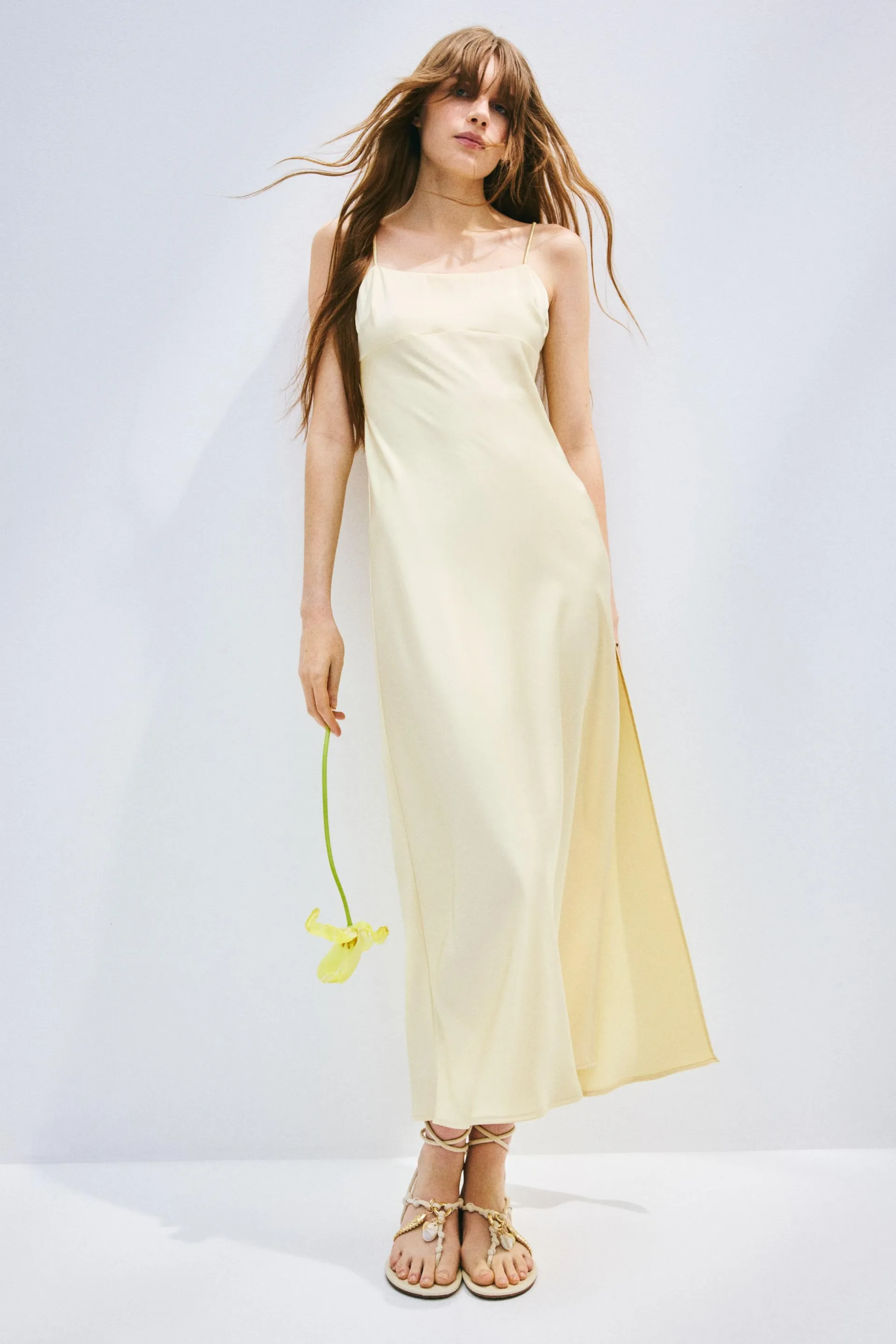 Vestido maxi con detalle de lazos
