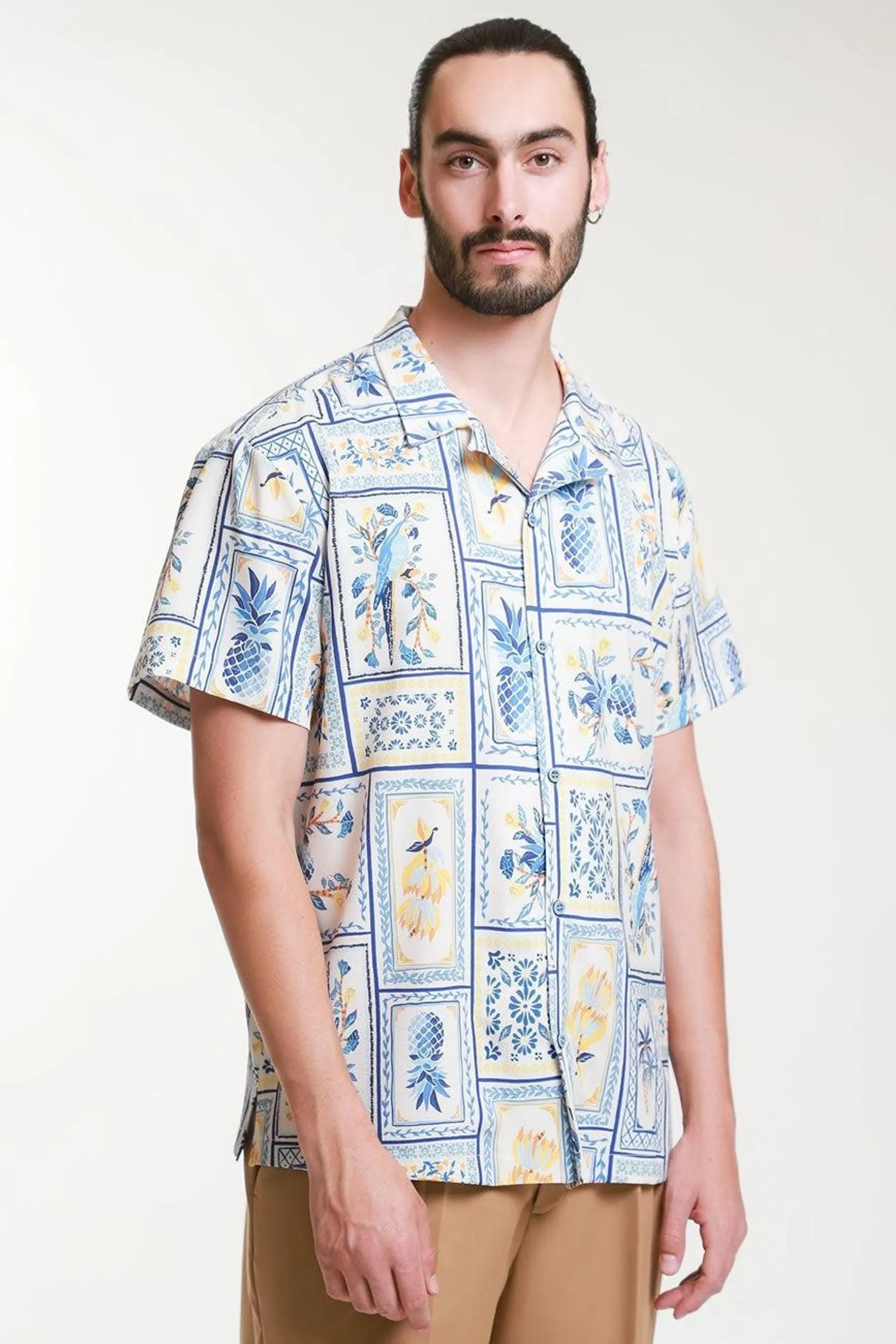 Camisa Mosaico Piñas Fit Regular