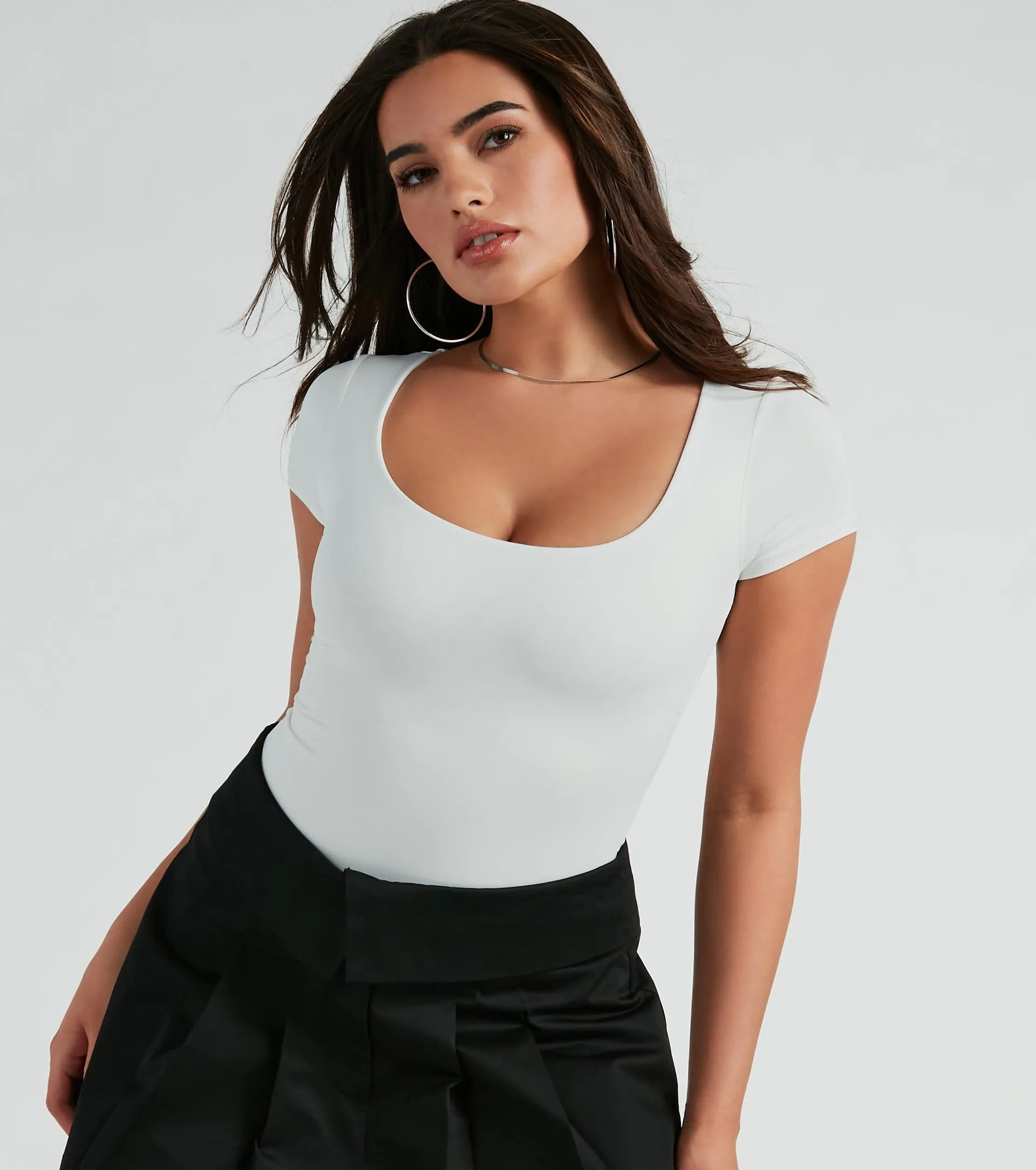 Smooth Silhouette Scoop Neck Short Sleeve Bodysuit