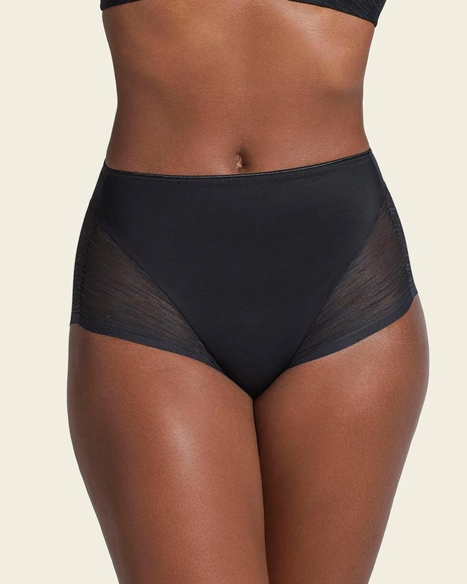 Panty faja clásico invisible con transparencias en glúteos y laterales