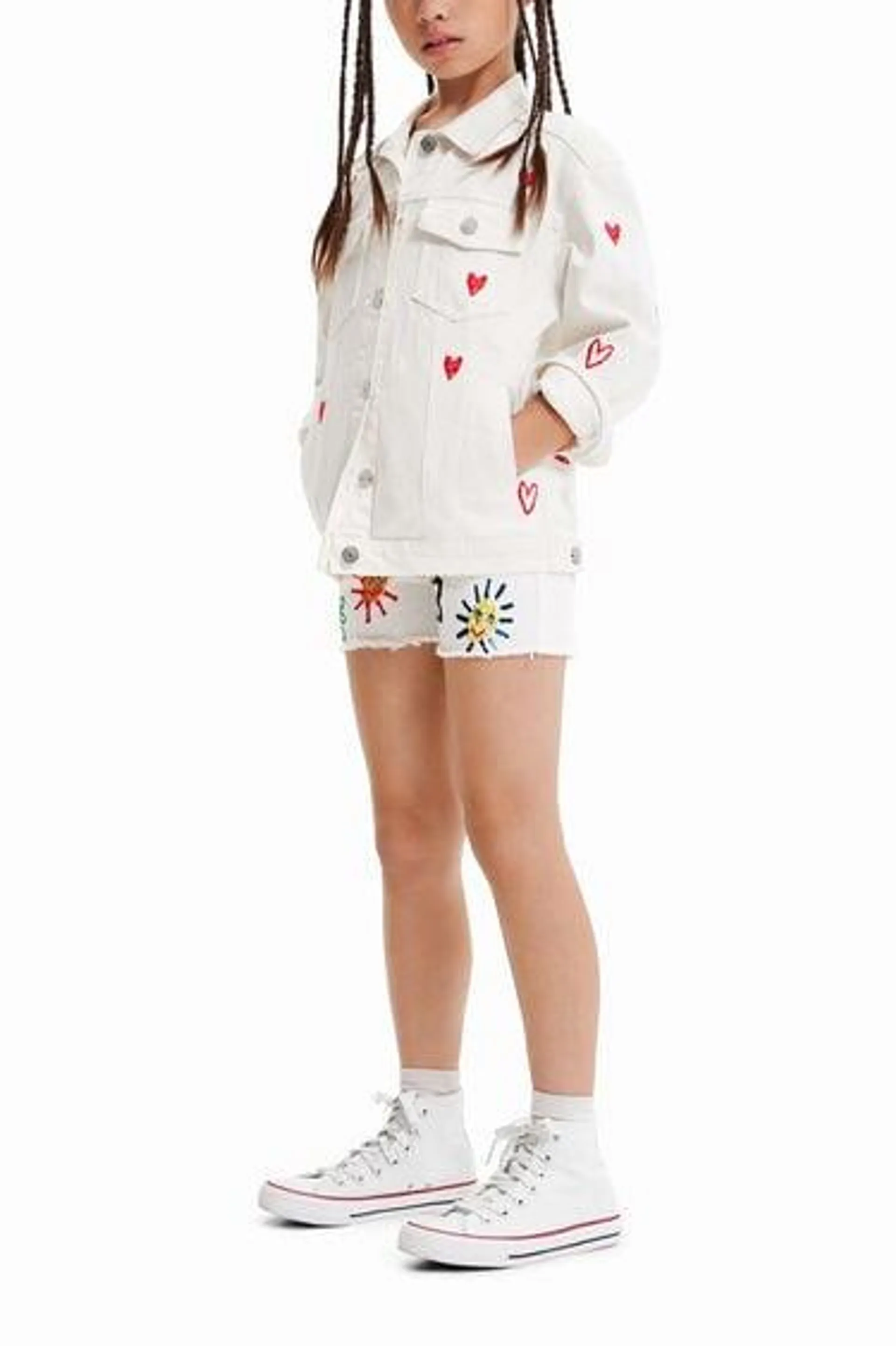 Chaqueta vaquera oversize corazones