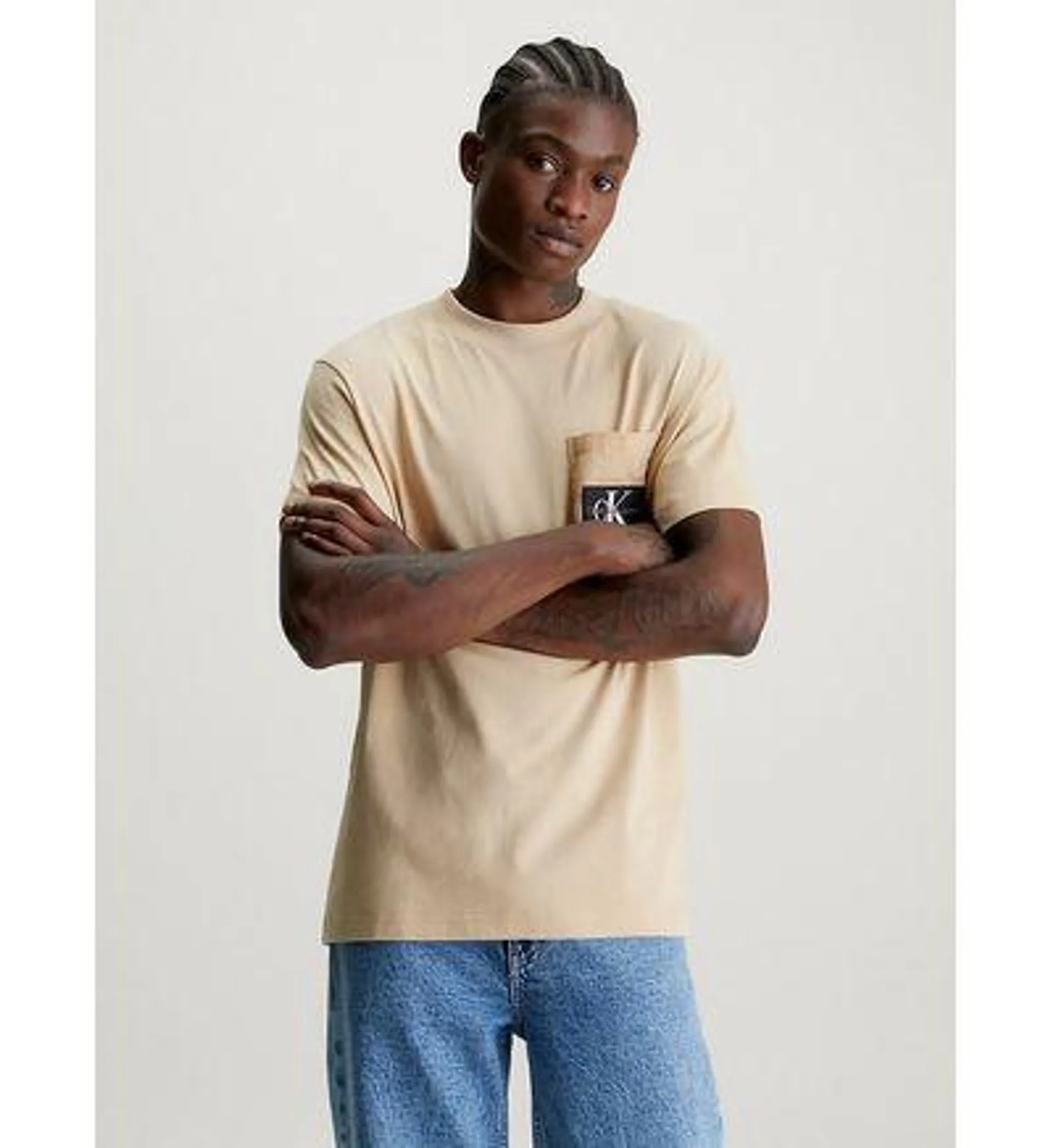 Playera Calvin Klein Bolsillo Hombre Beige