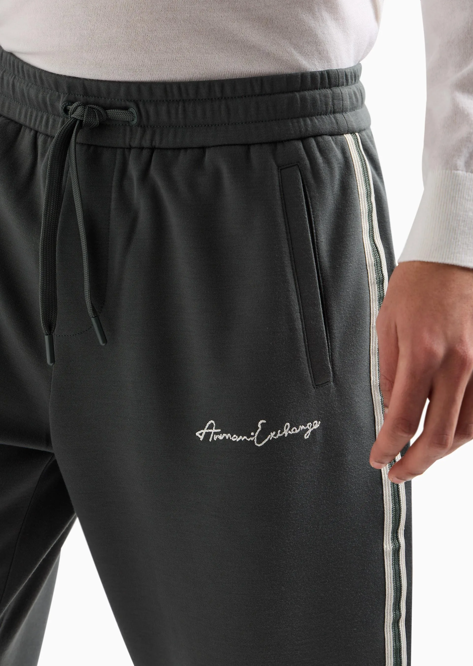 Pantalones jogger con logo distintivo