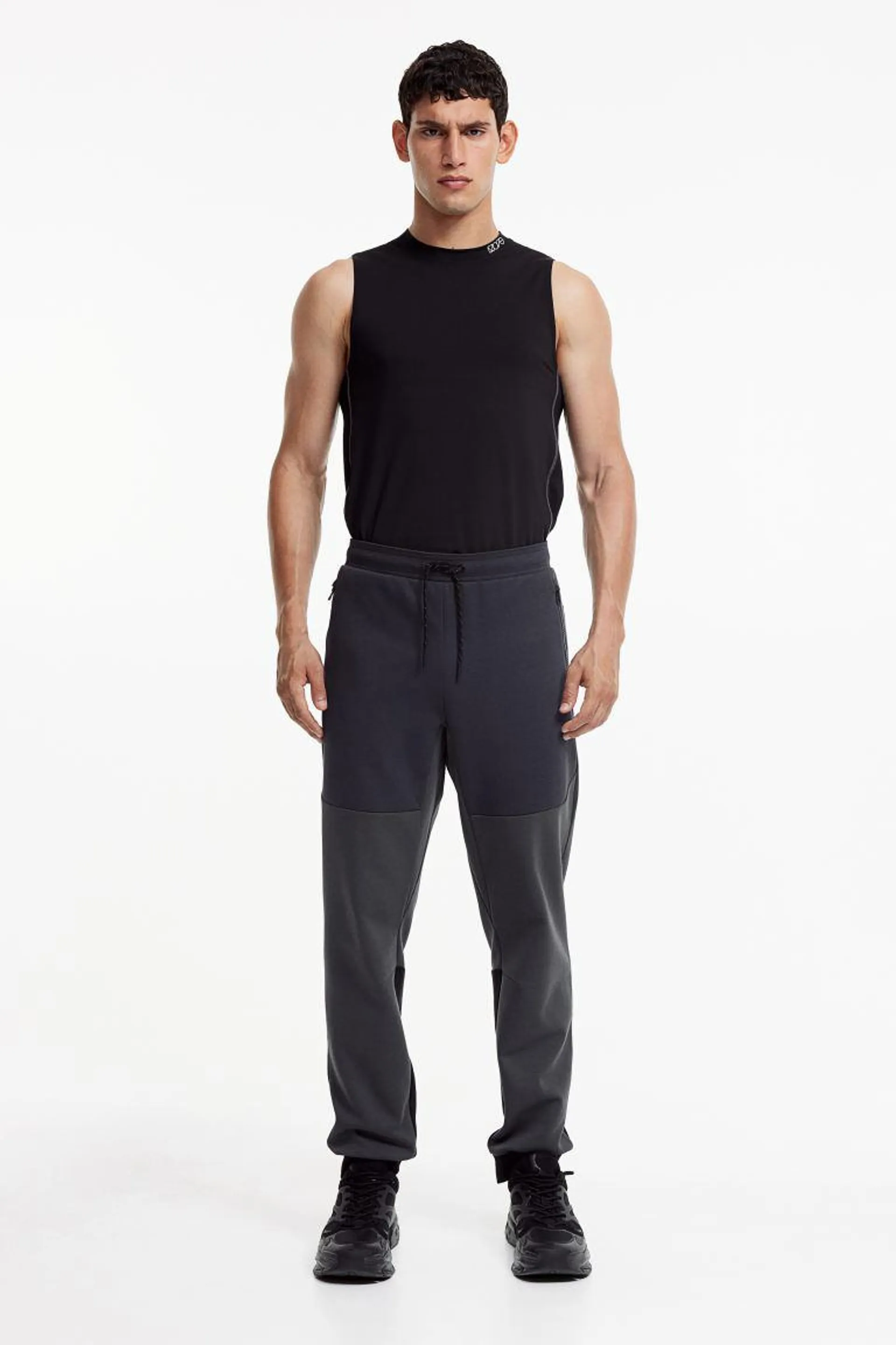 Joggers deportivos en DryMove™