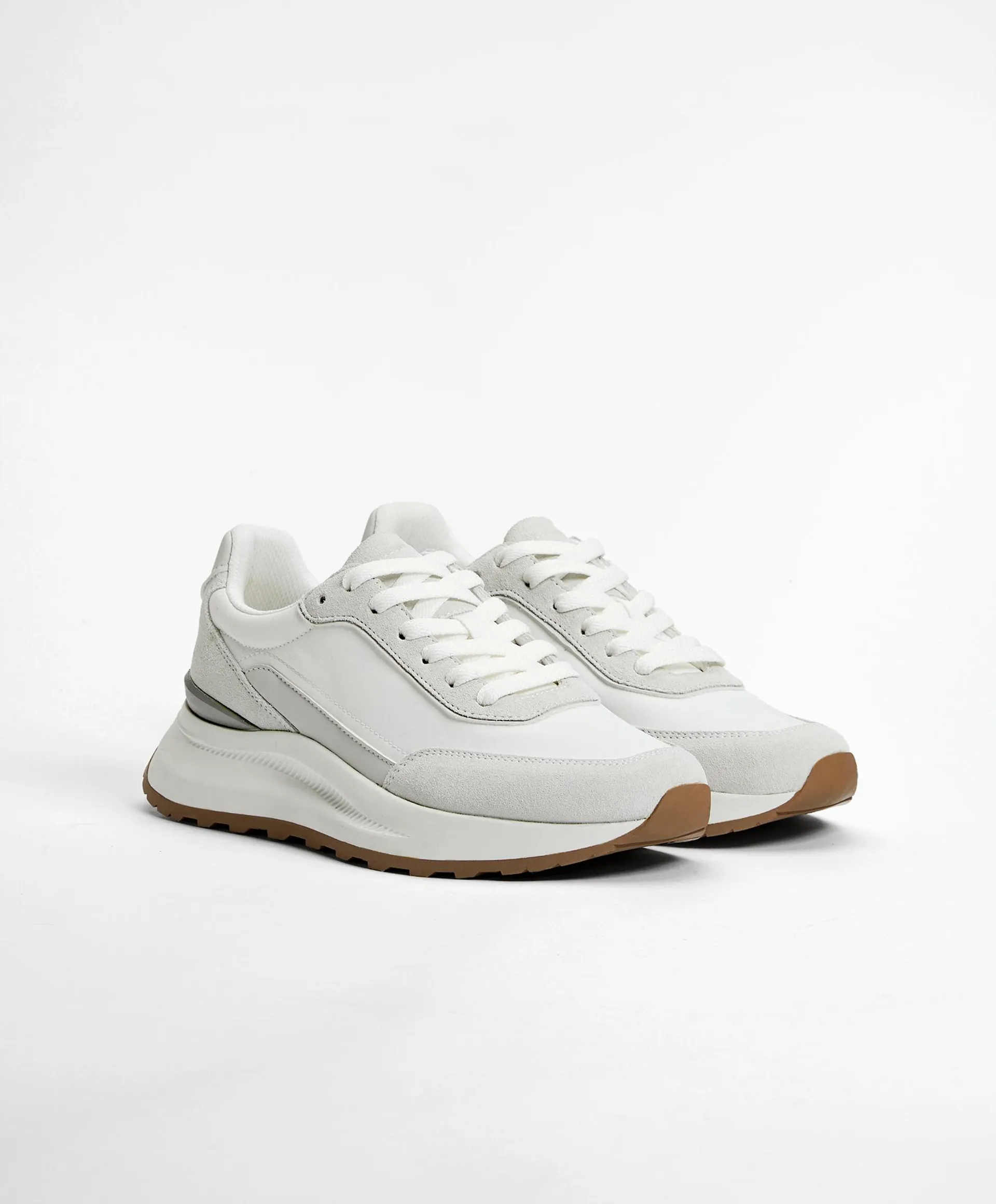 Tenis nylon y piezas de serraje