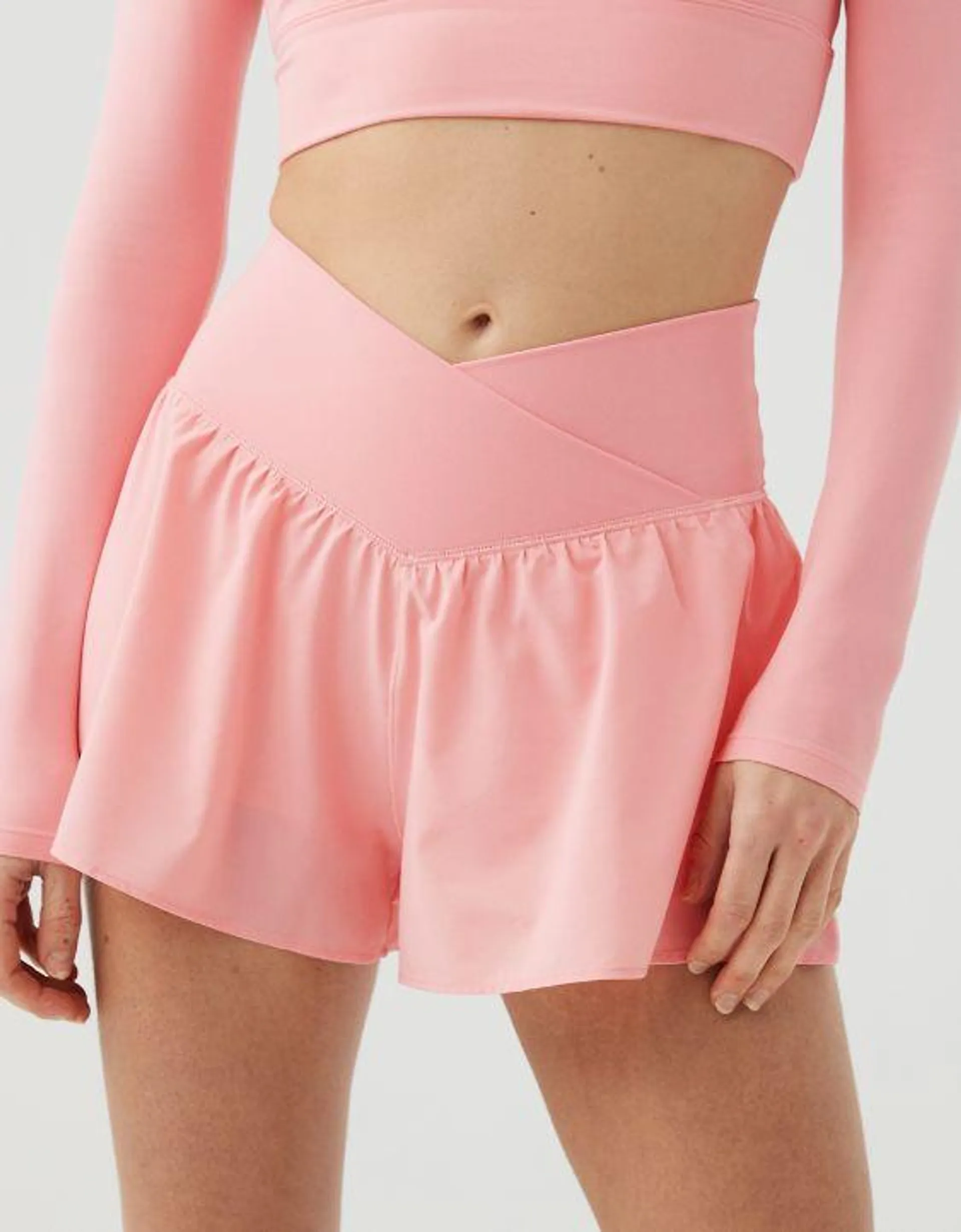 OFFLINE By Aerie Real Me Crossover Short holgado