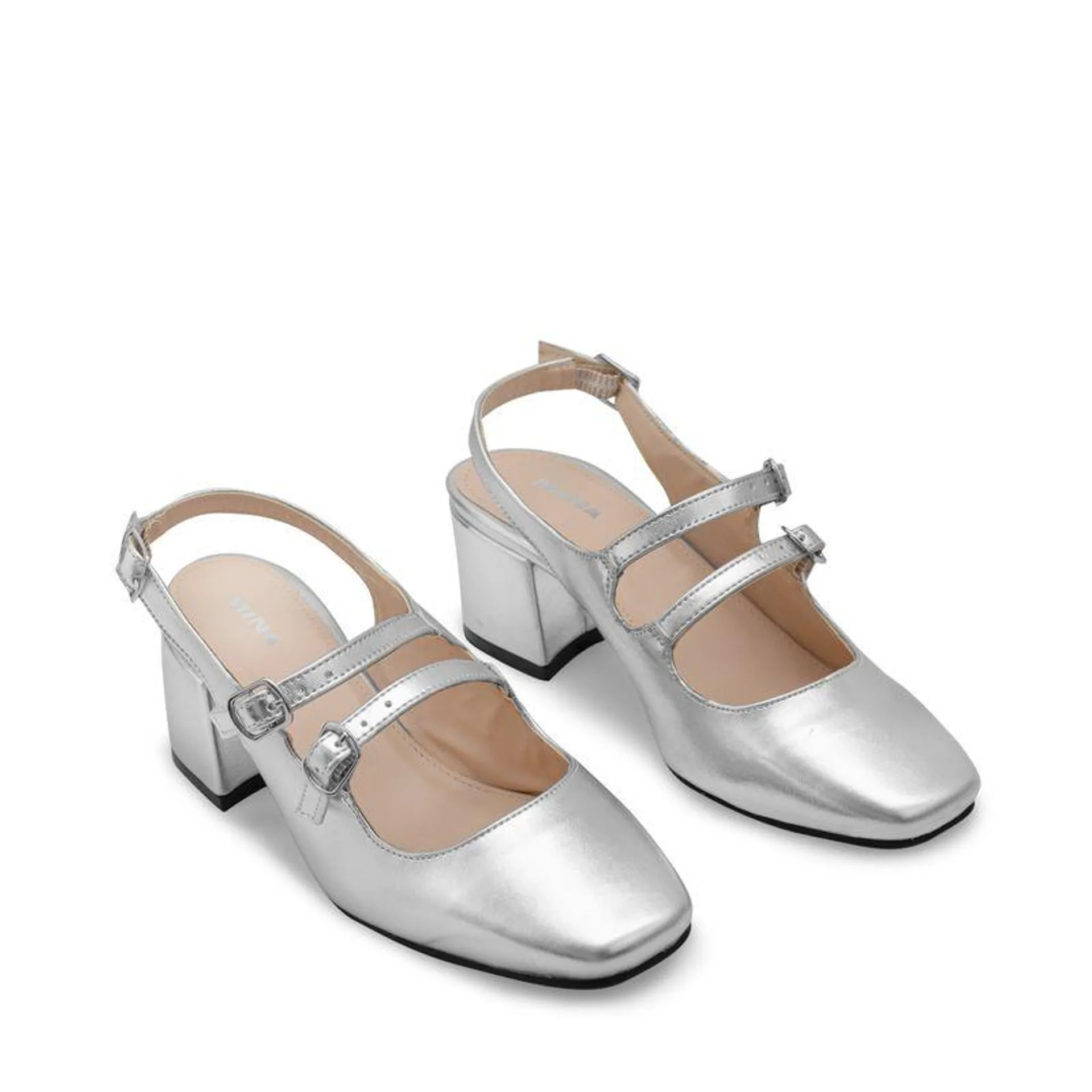 Zapatilla Cleopatra Color Plata D09980878612