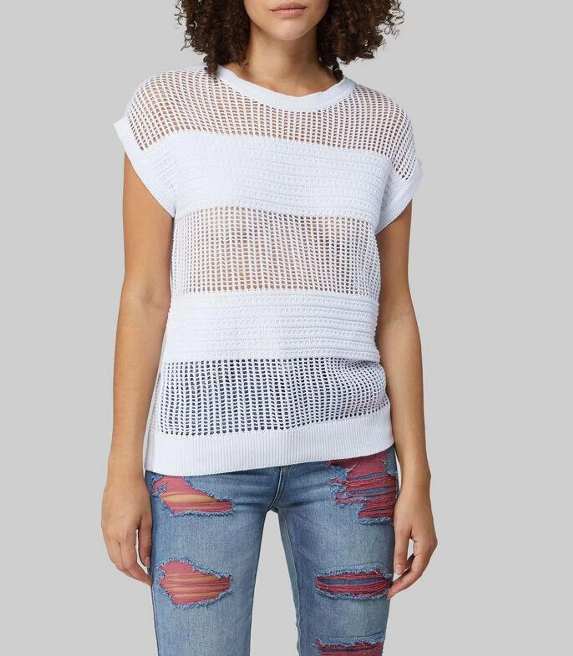 Blusa con bordados manga corta Mujer