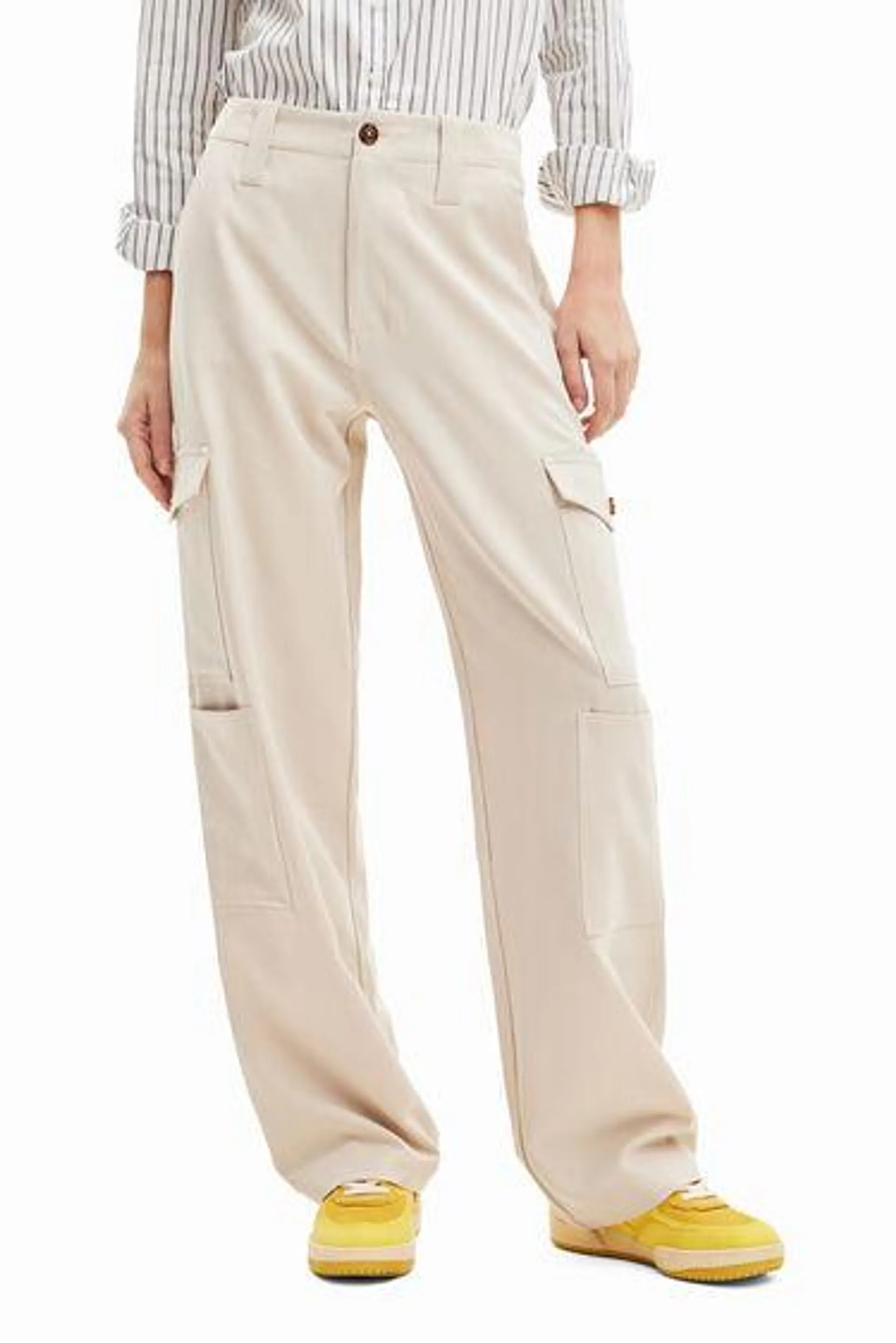 Pantalón cargo amplio