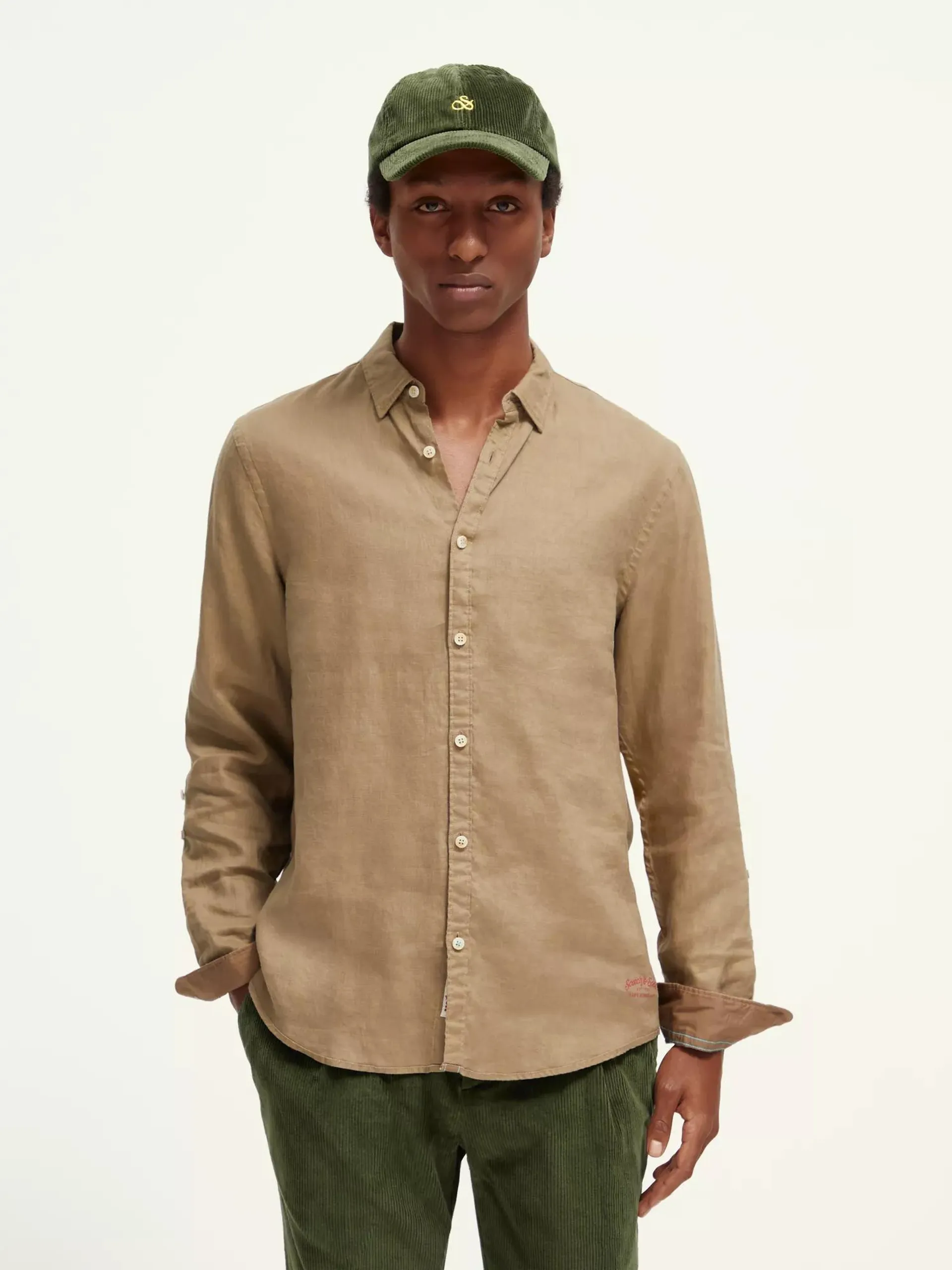 Slim fit linen shirt with sleeve adjustments