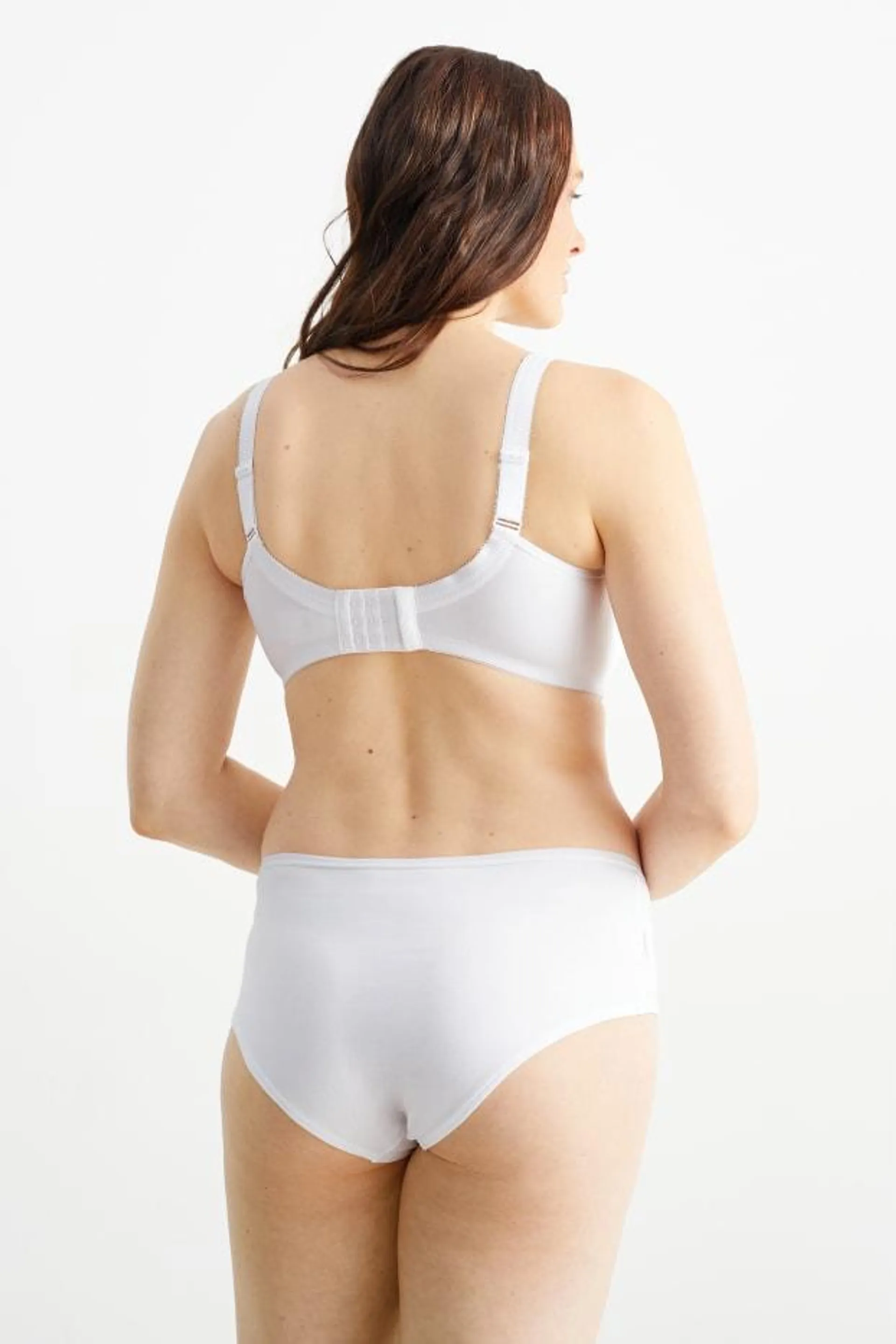 Non-wired minimiser bra