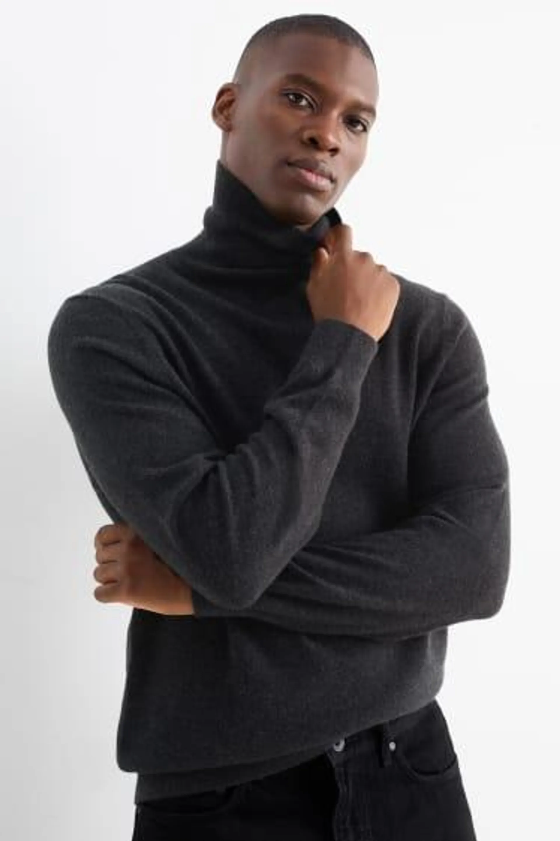 Cashmere polo neck jumper