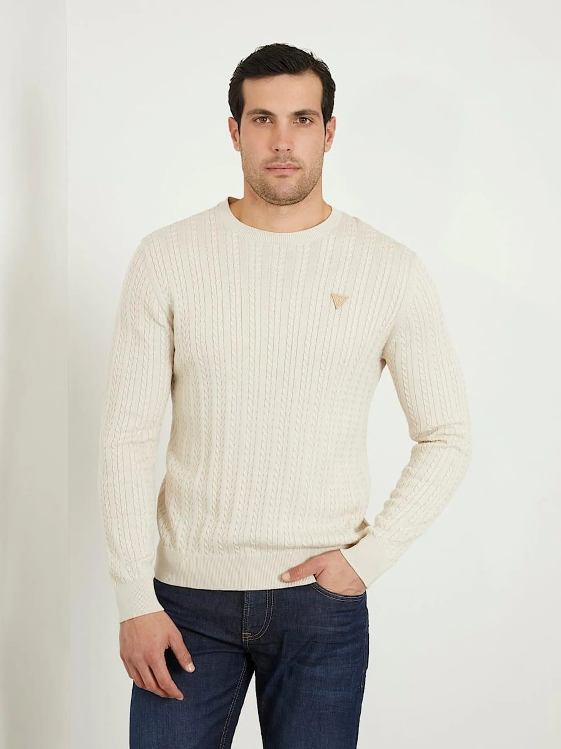 Sweater met gebreide kabels