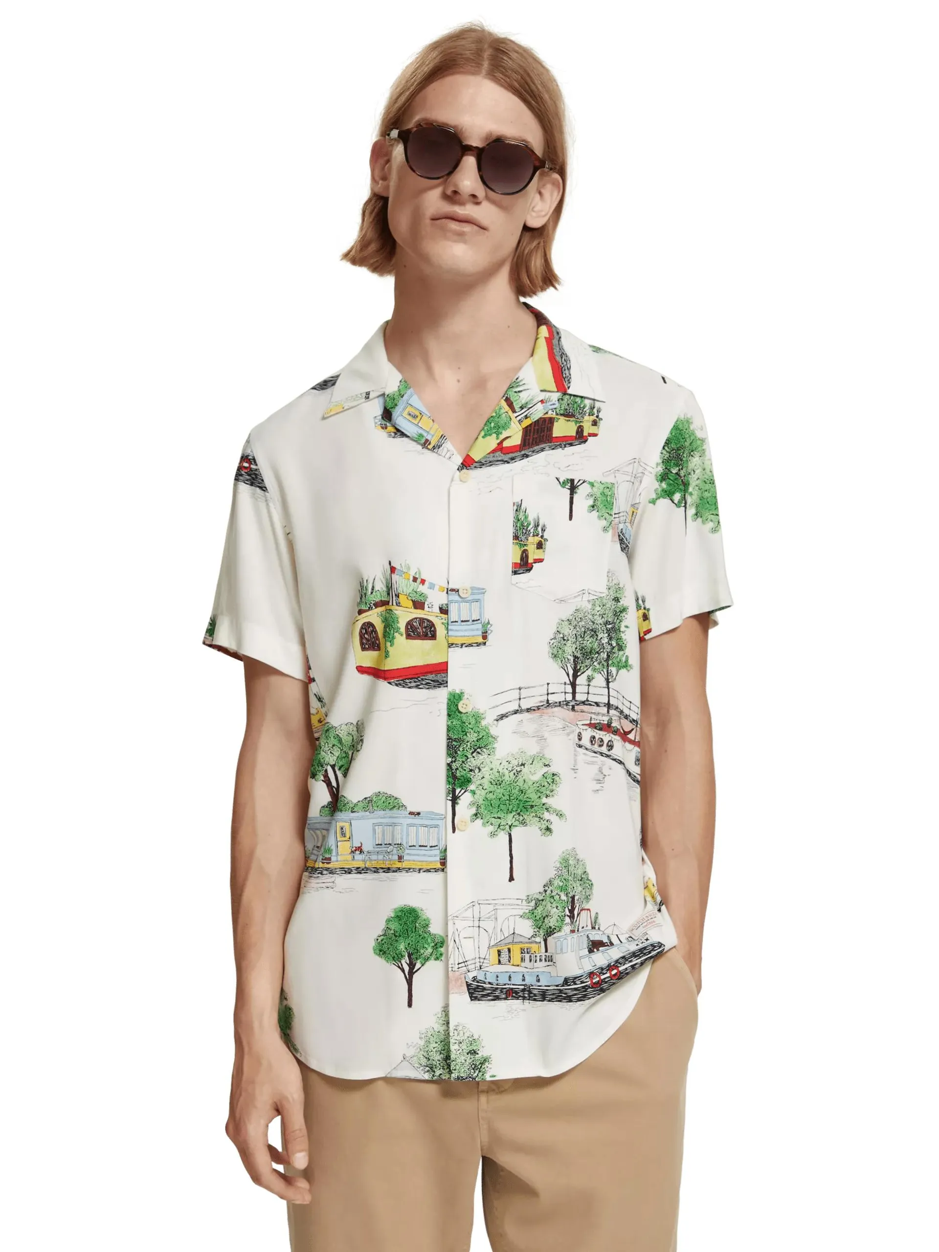 Printed short-sleeved camp shirt