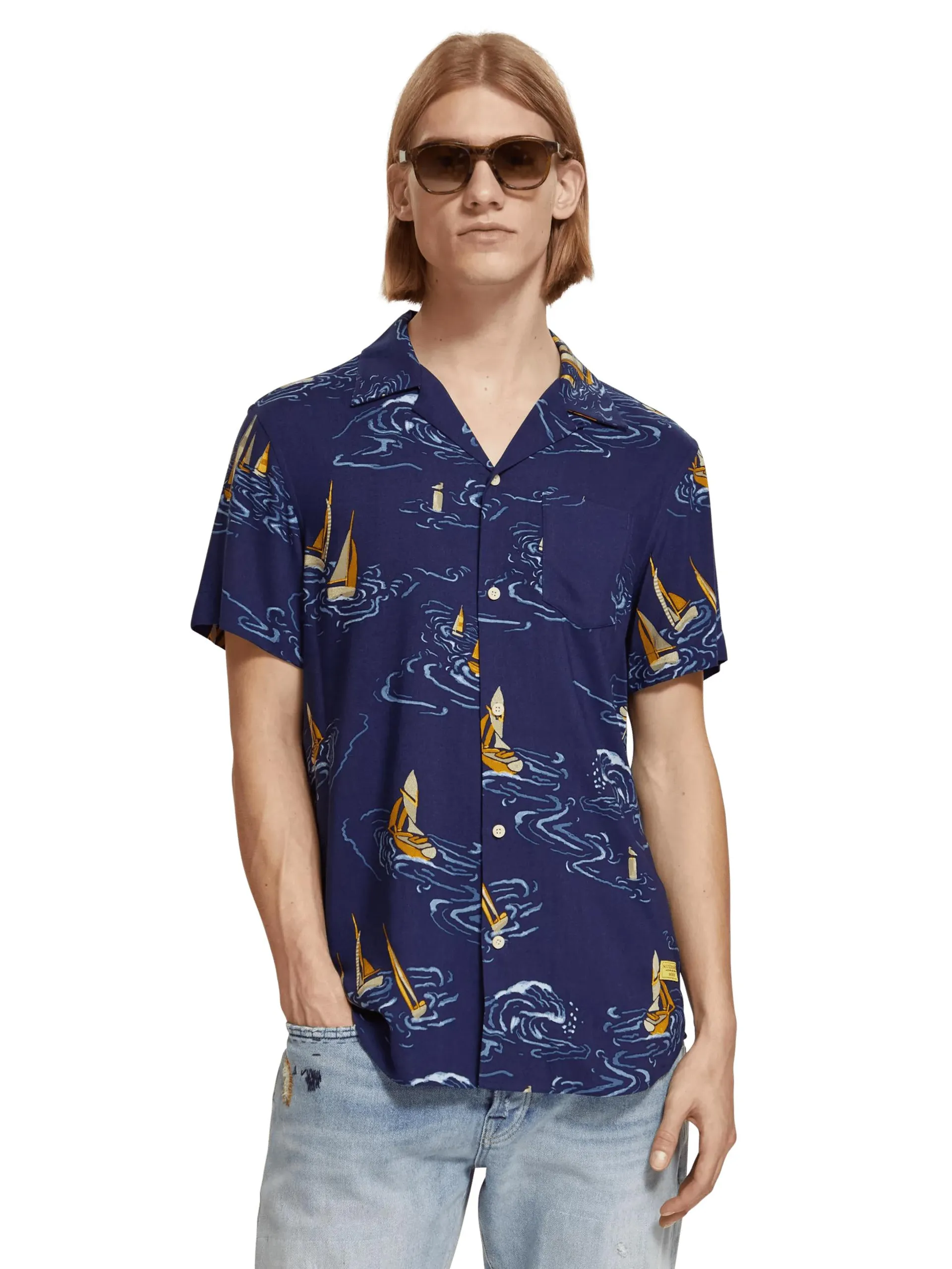 Printed short-sleeved camp shirt