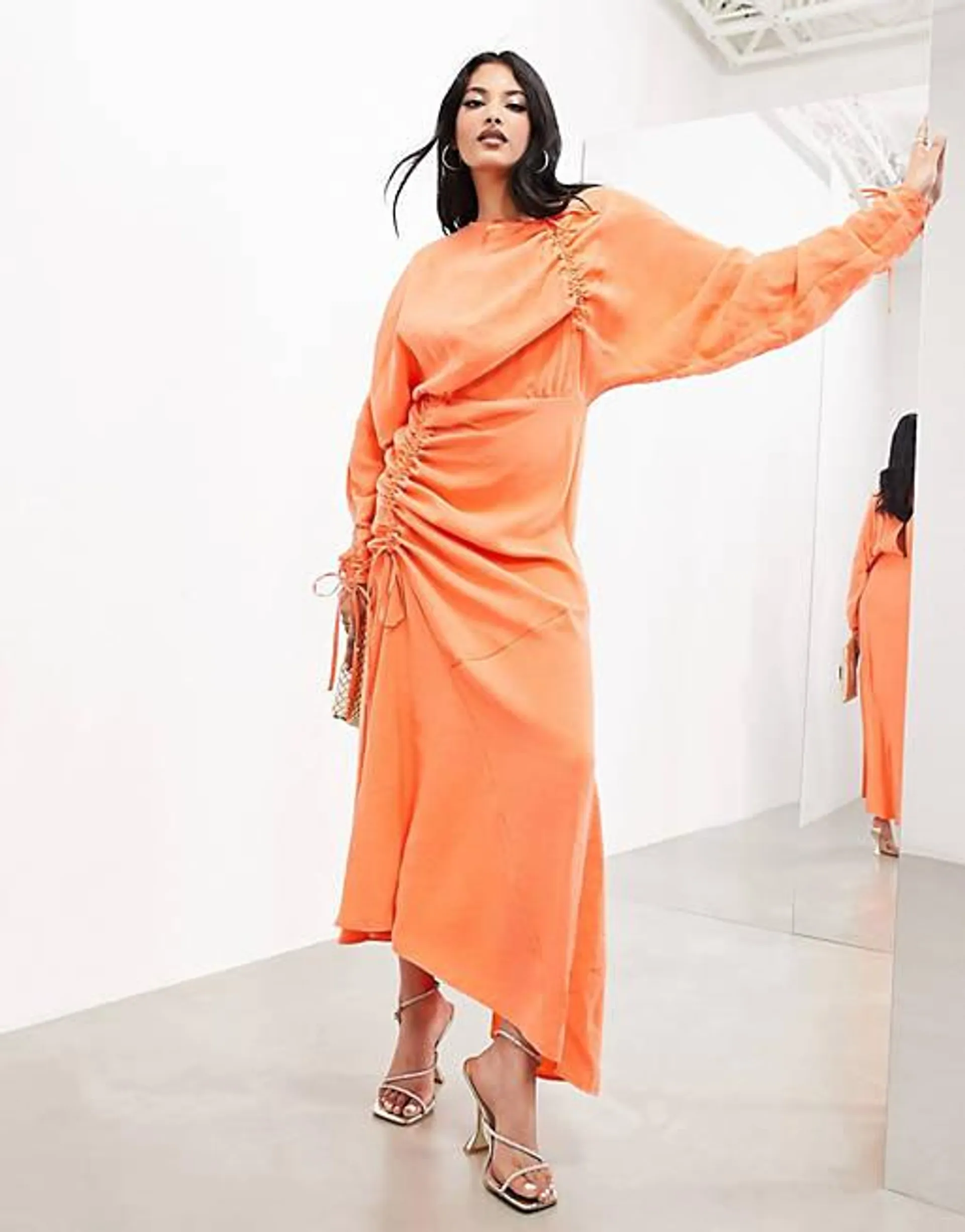 ASOS EDITION - Gerimpelde maxi jurk met lange mouwen in oranje