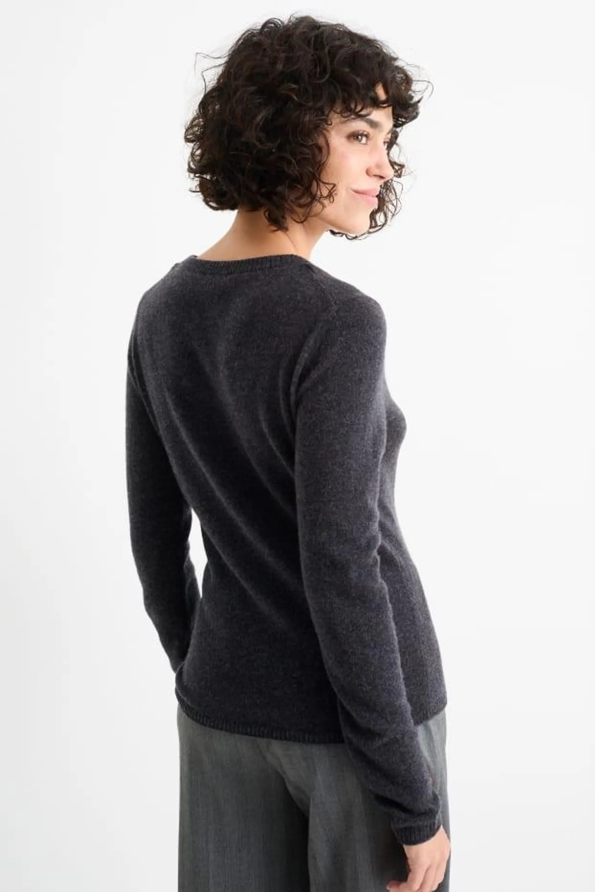 Cashmere V-neck jumper