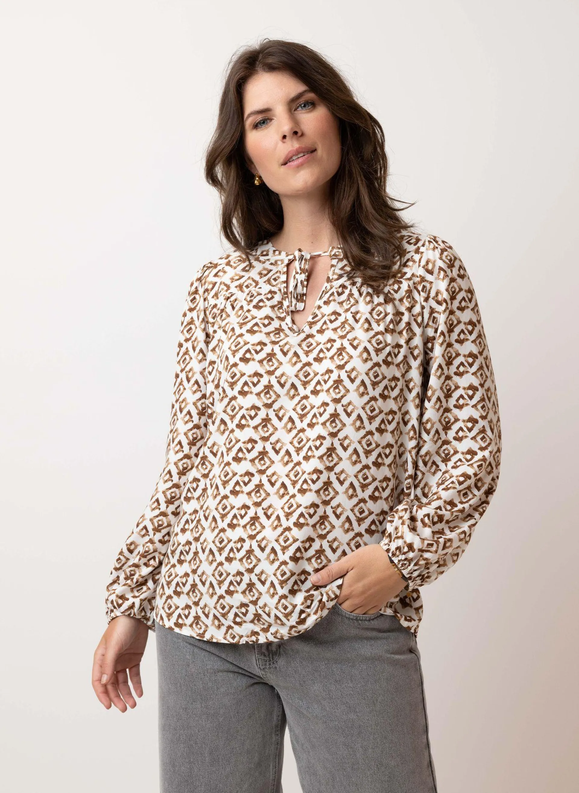 Blouse met koordjes